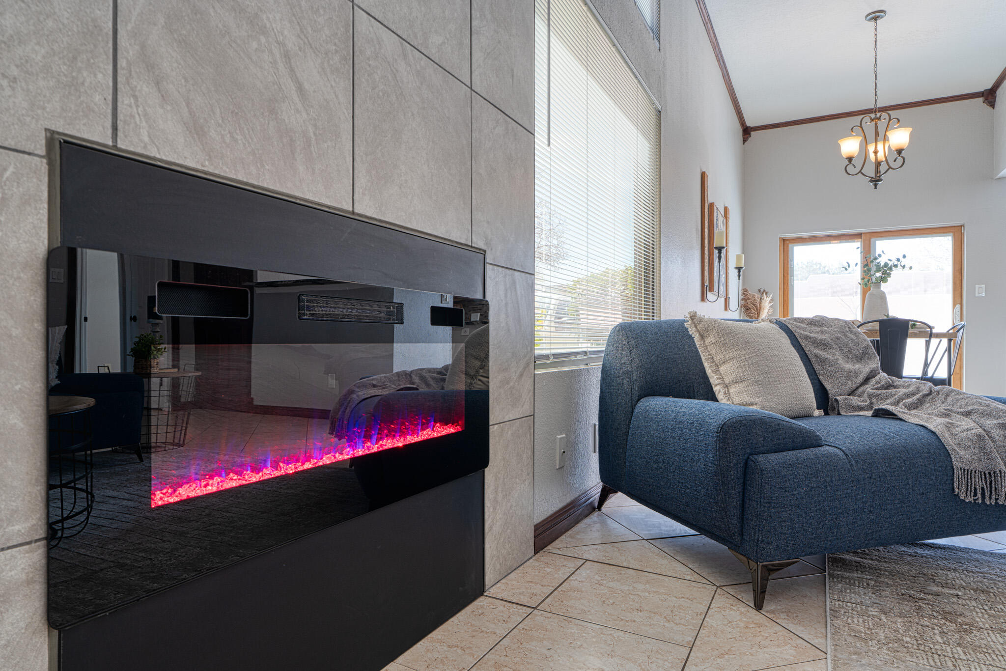 10279 LAS CASITAS Court NE