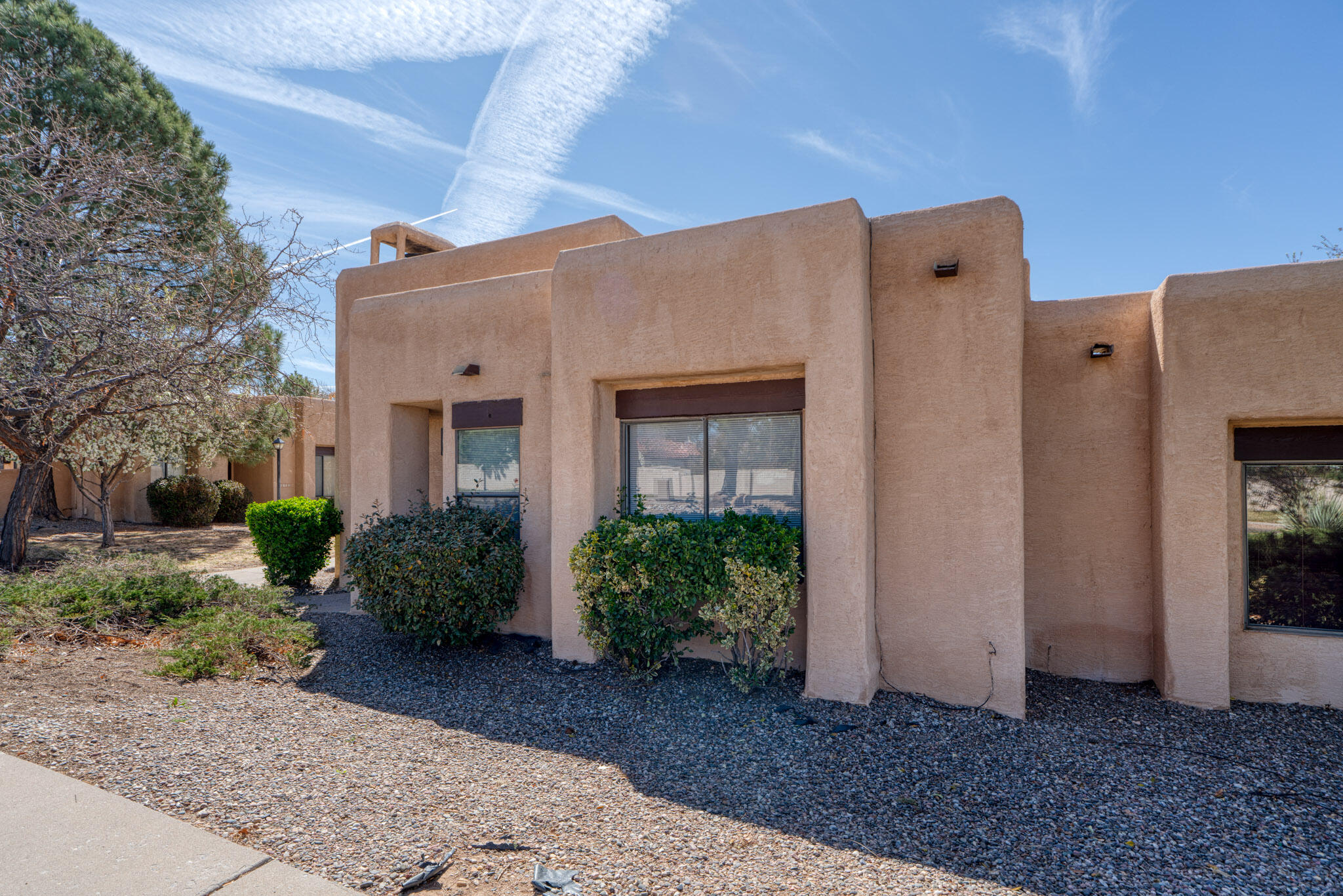 10279 LAS CASITAS Court NE