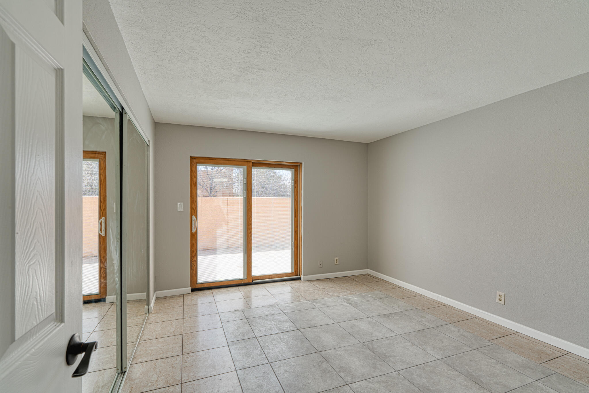 10279 LAS CASITAS Court NE