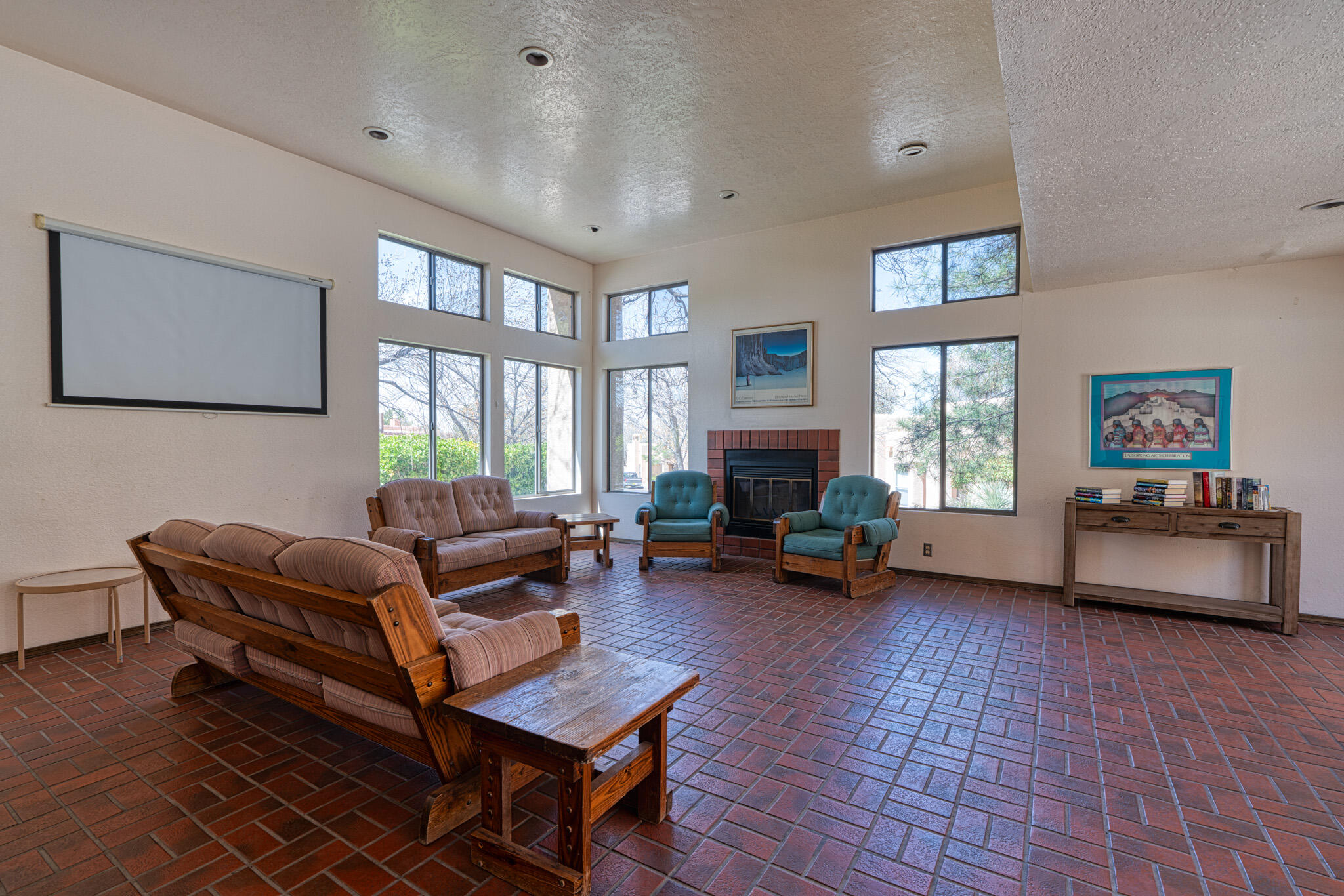 10279 LAS CASITAS Court NE