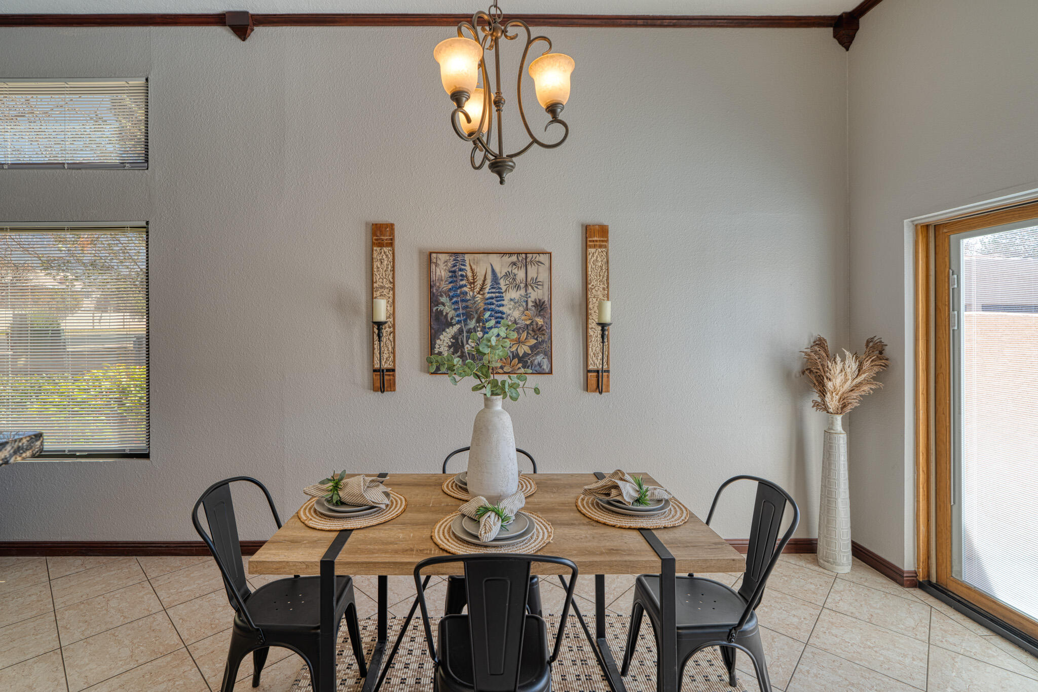 10279 LAS CASITAS Court NE