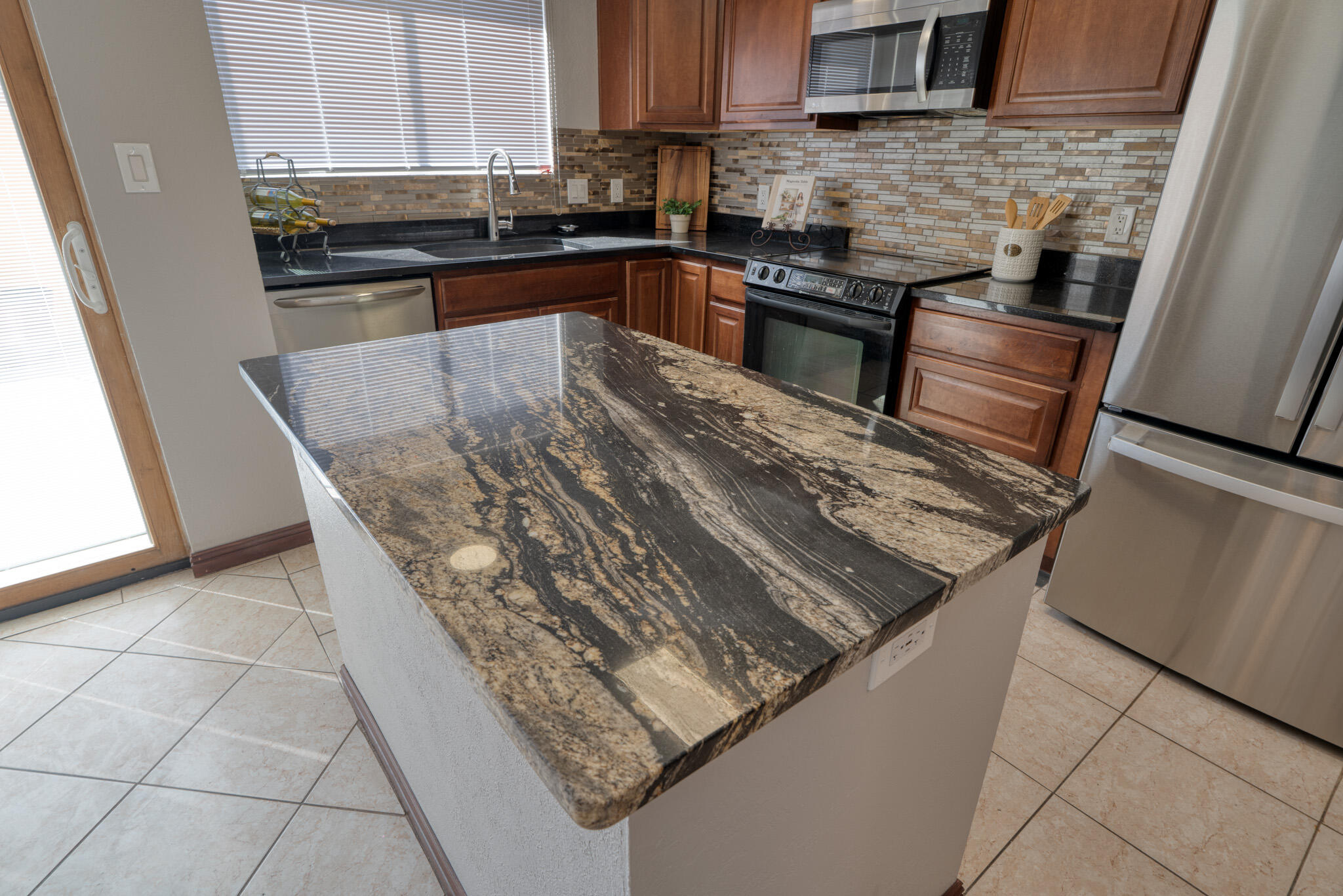 10279 LAS CASITAS Court NE