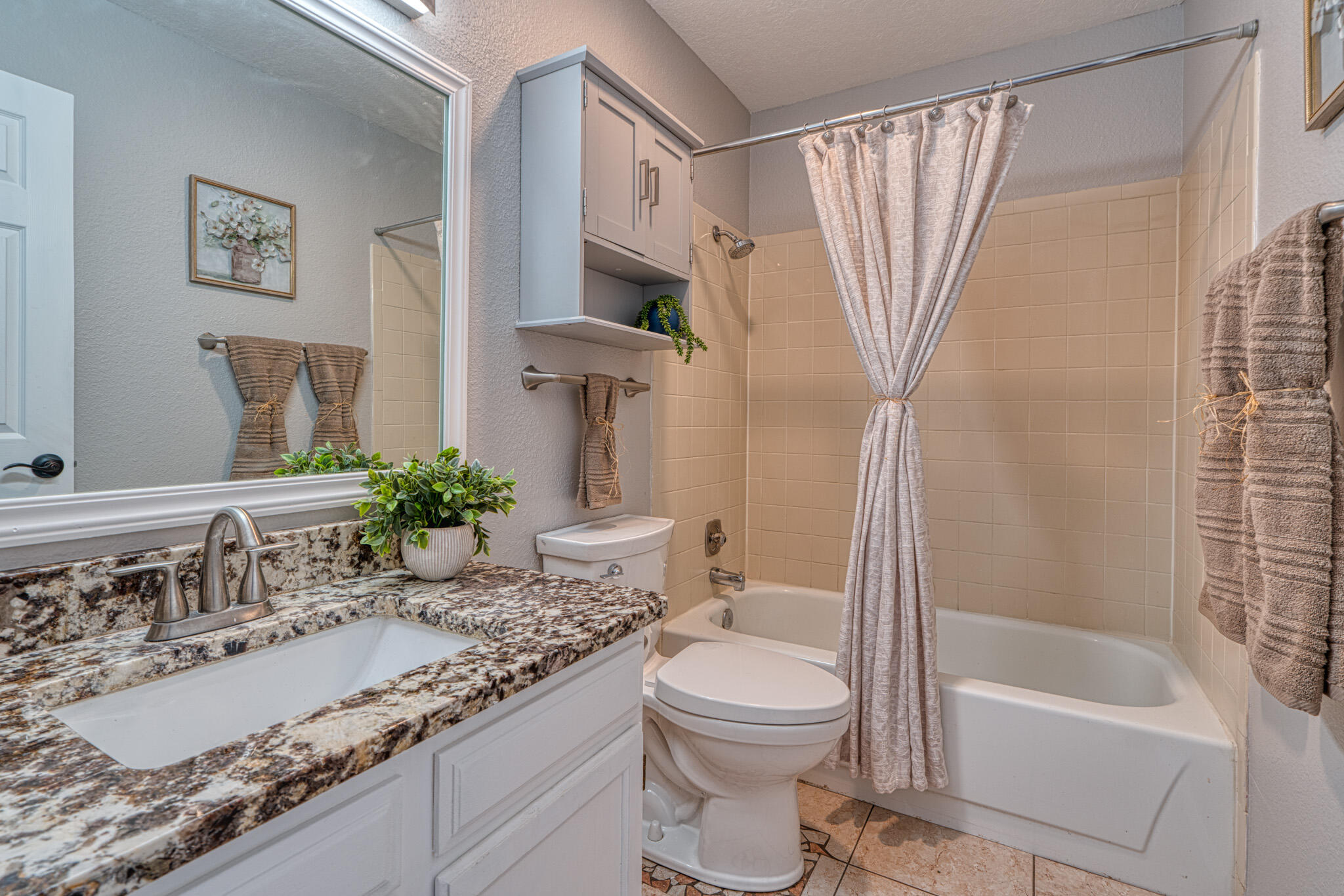 10279 LAS CASITAS Court NE