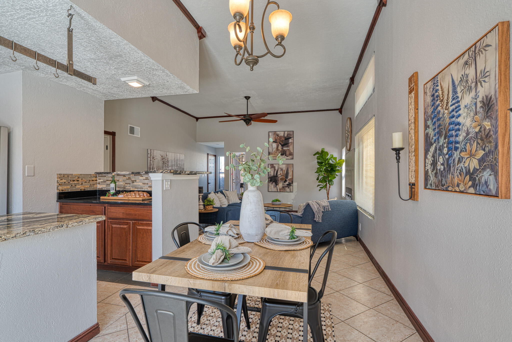 10279 LAS CASITAS Court NE