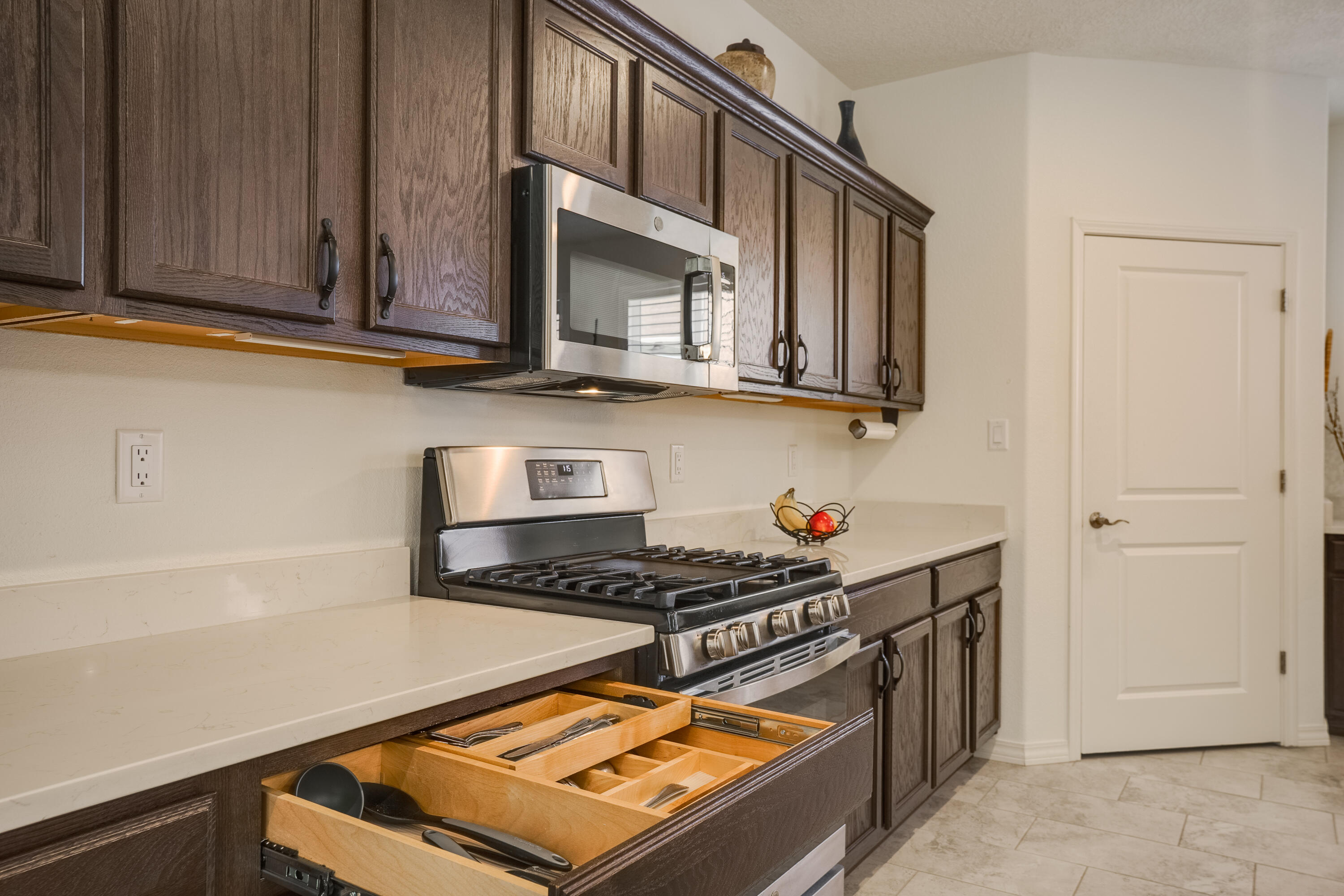 590 RIO CHAMA Circle SW