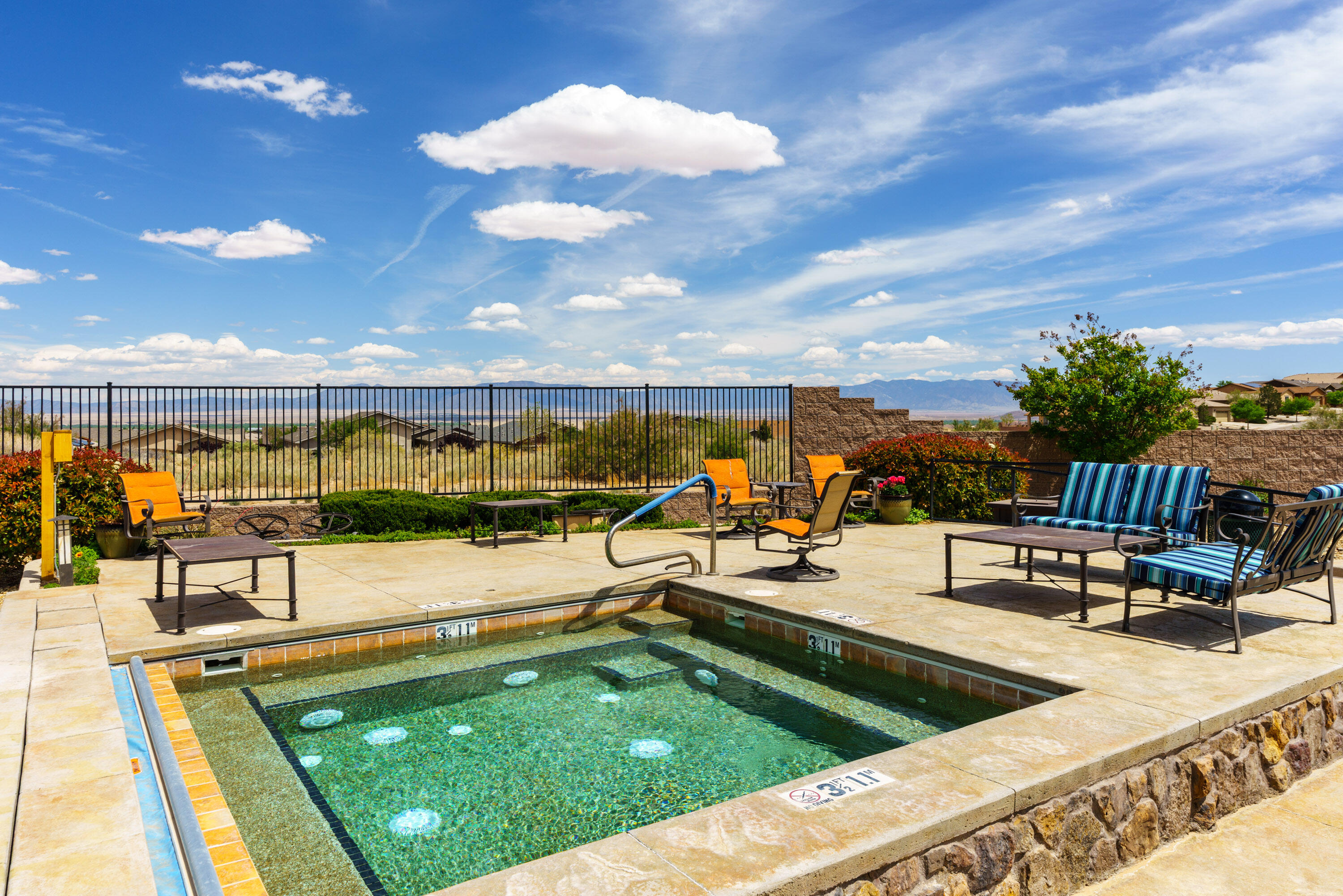 590 RIO CHAMA Circle SW