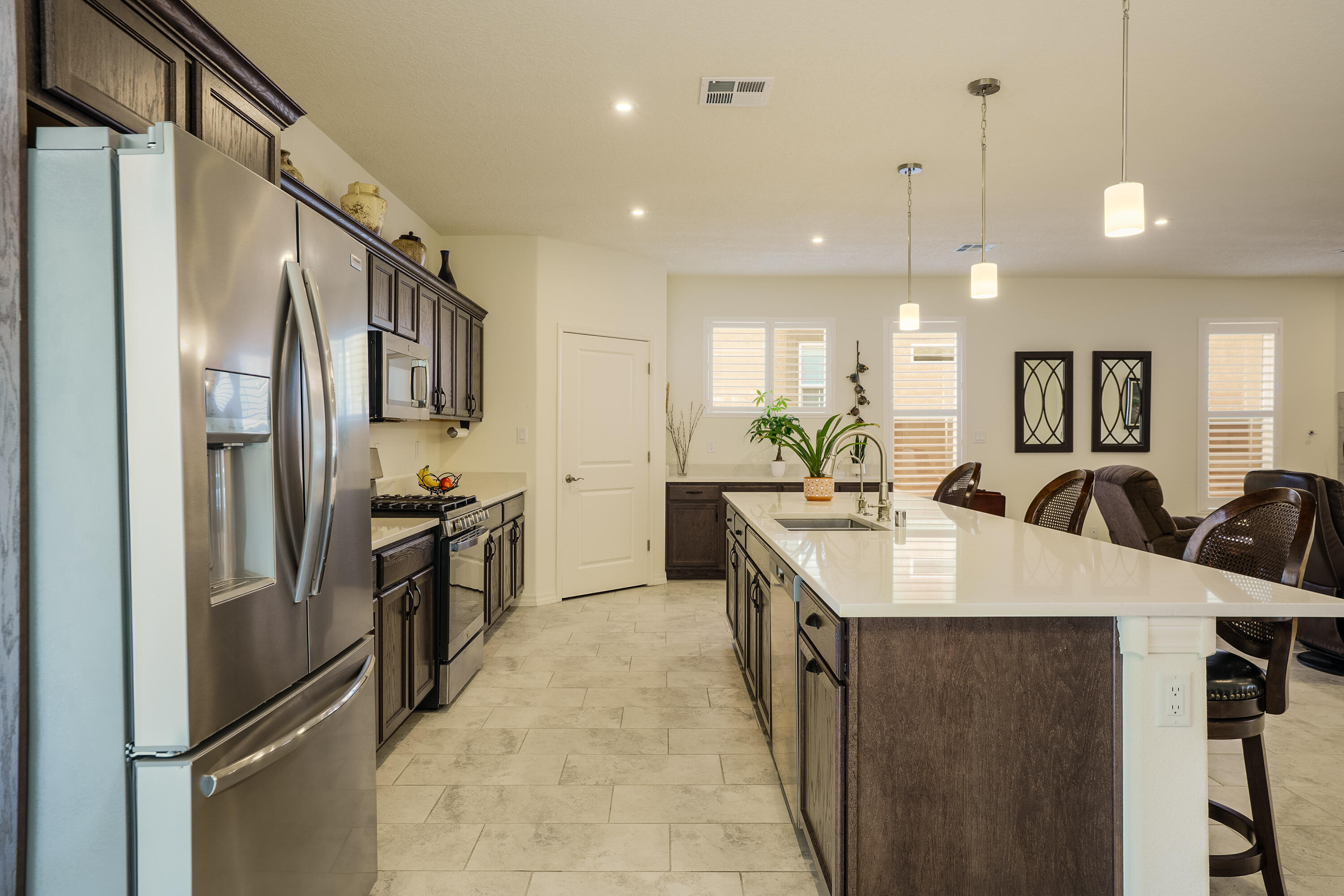 590 RIO CHAMA Circle SW