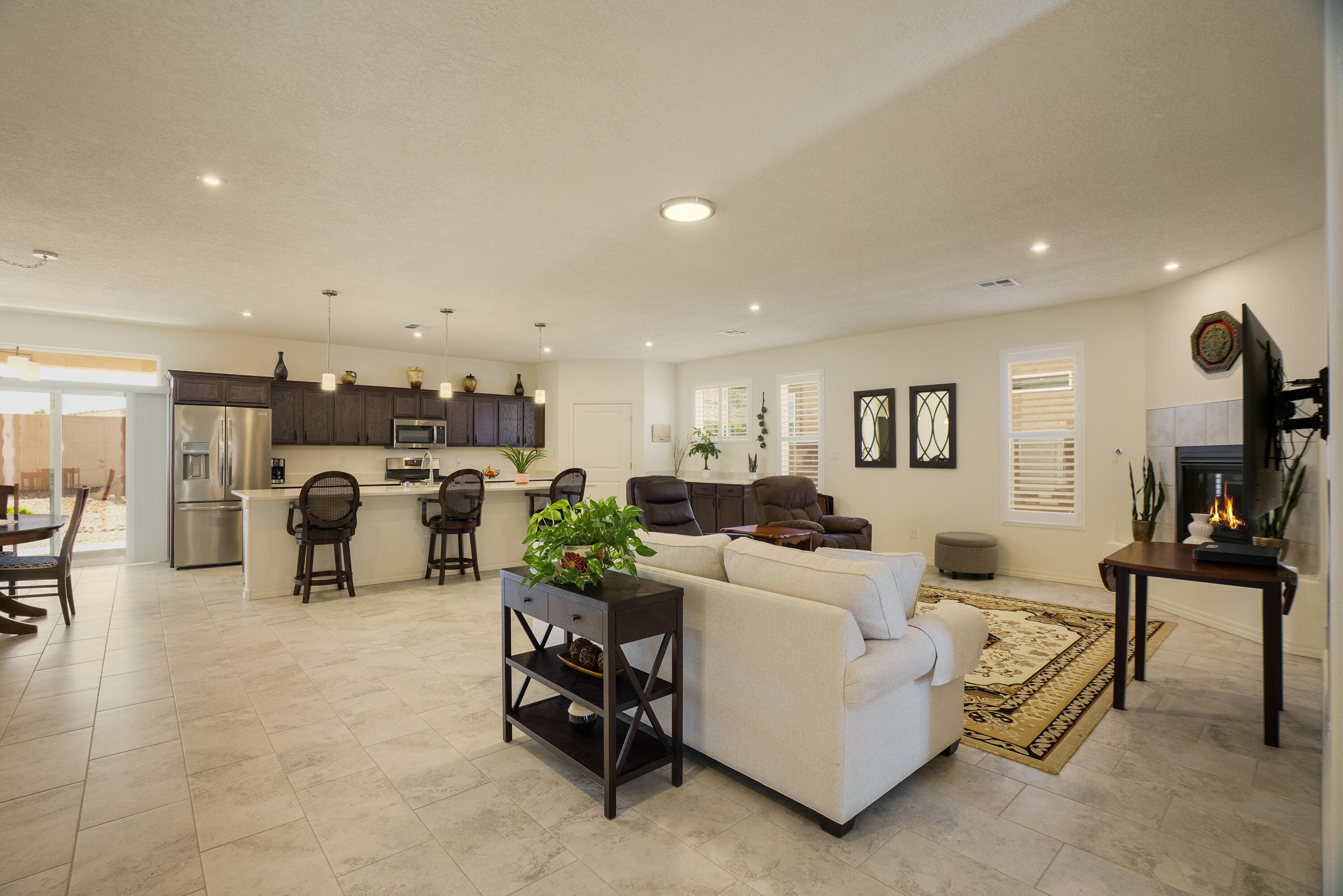 590 RIO CHAMA Circle SW