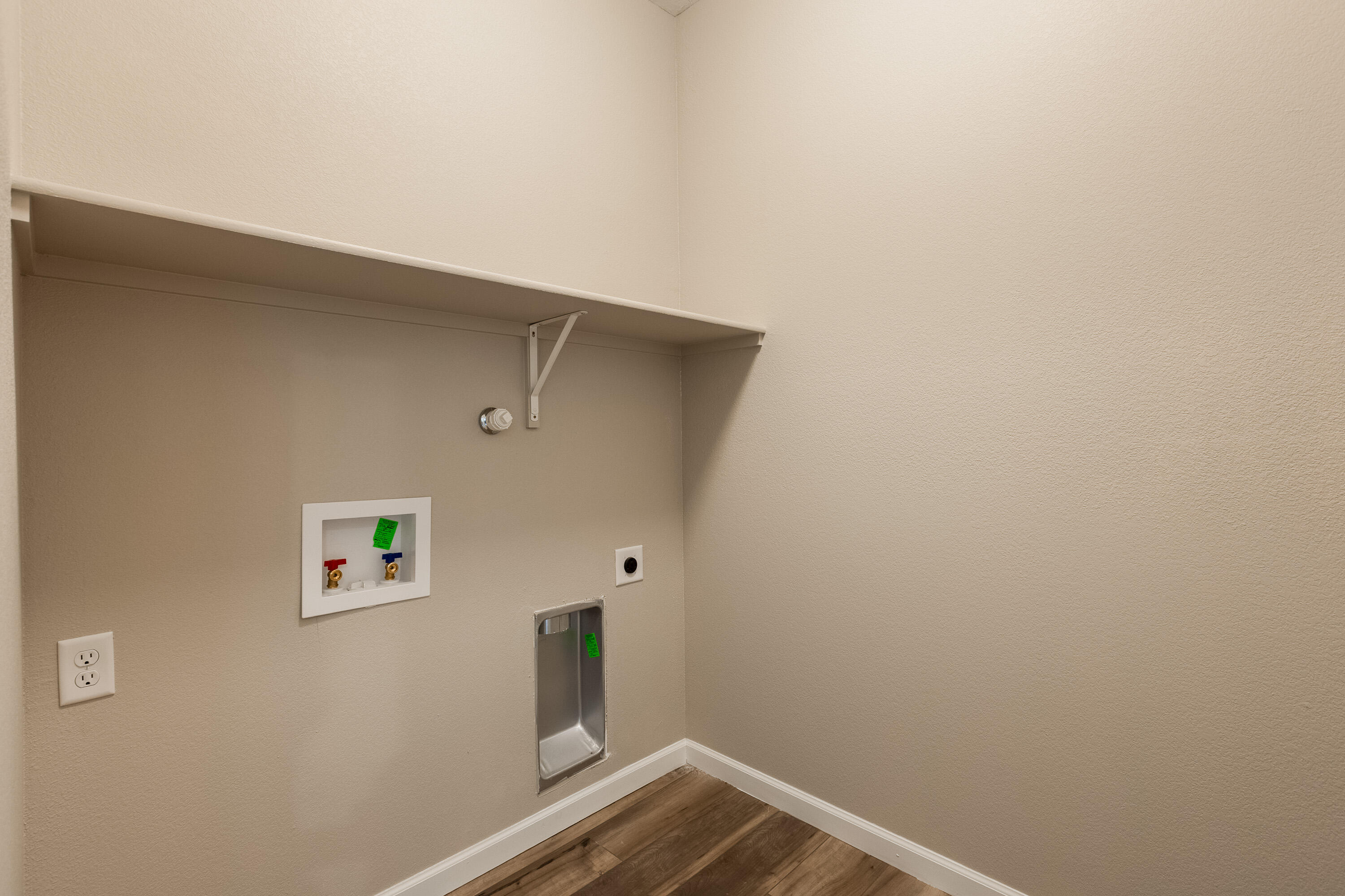 6794 Sydney Drive NE