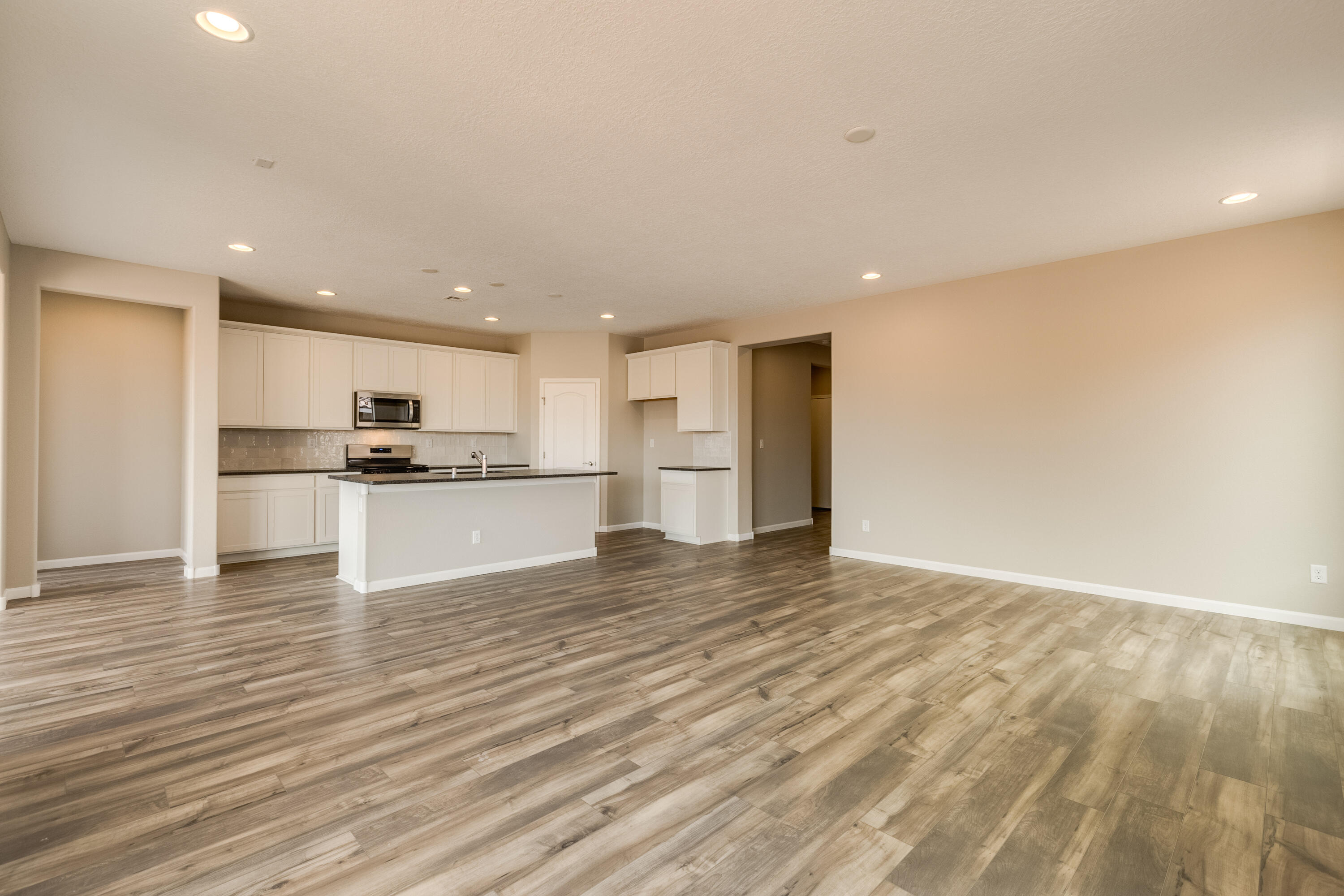 6794 Sydney Drive NE