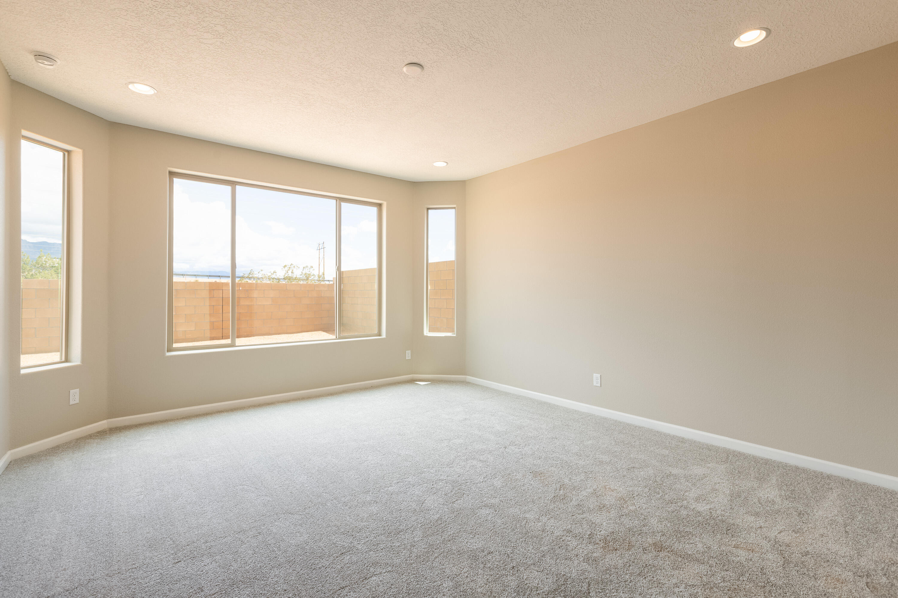 6794 Sydney Drive NE