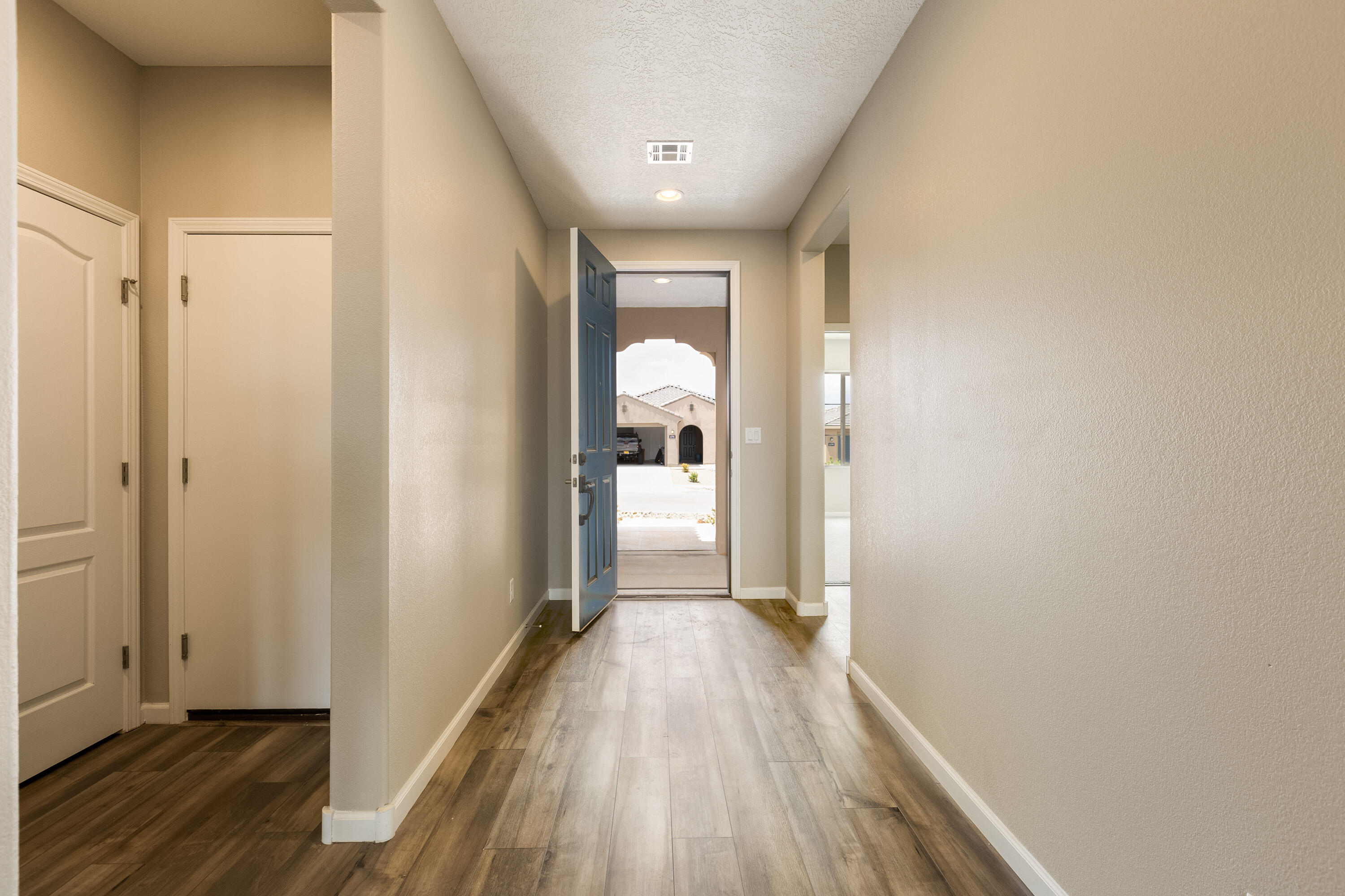 6794 Sydney Drive NE