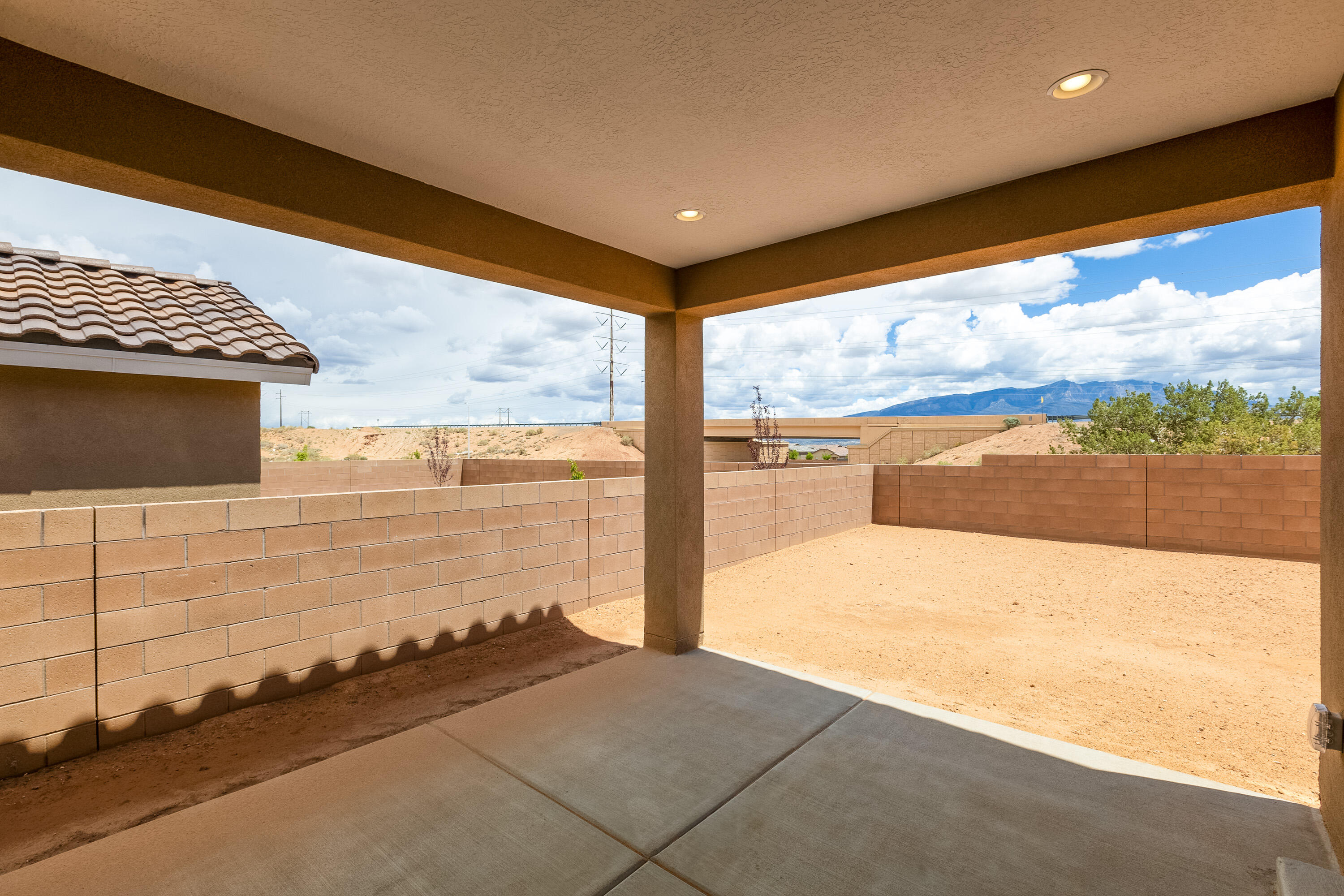 6794 Sydney Drive NE