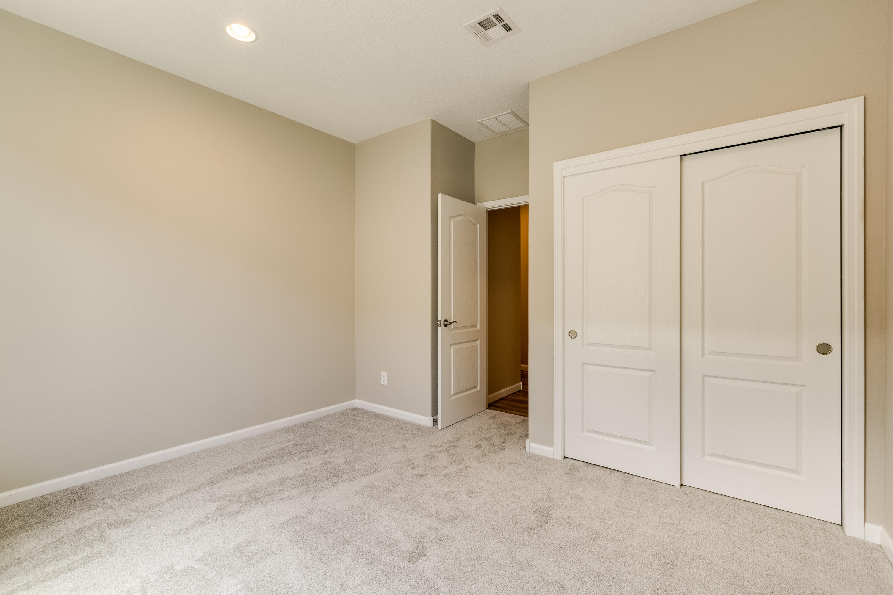 6794 Sydney Drive NE