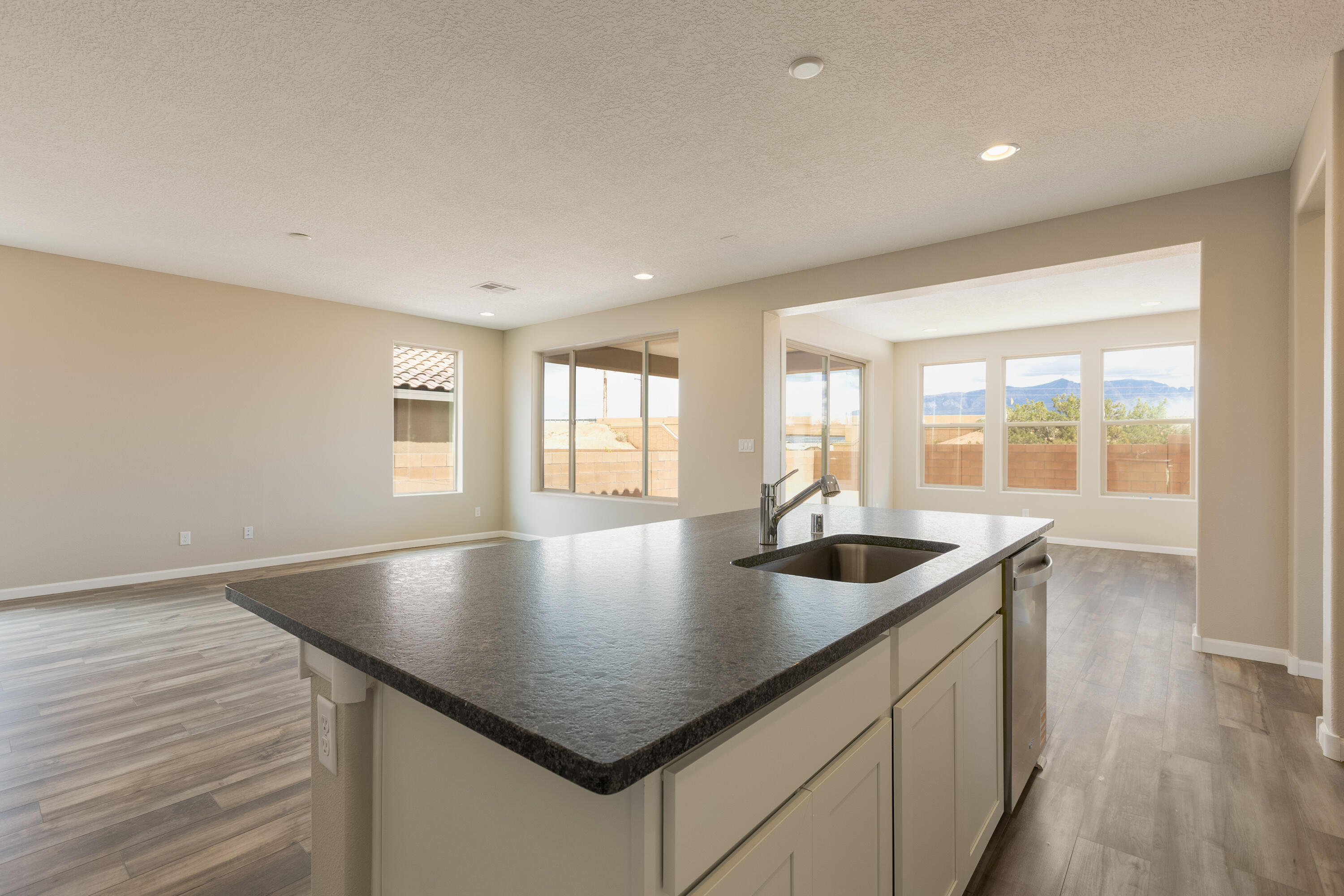 6794 Sydney Drive NE