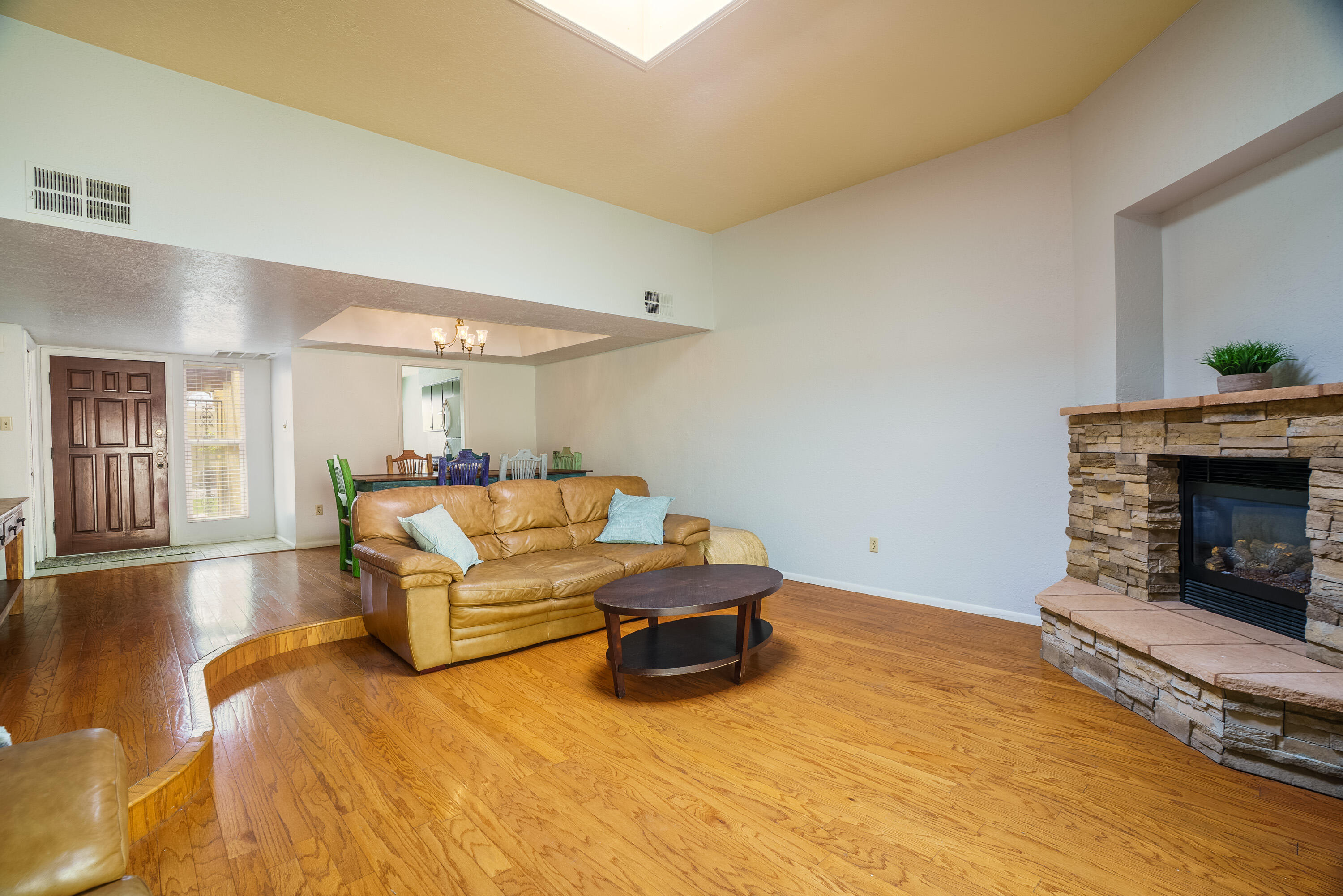 4725 SAN PEDRO Drive NE 28