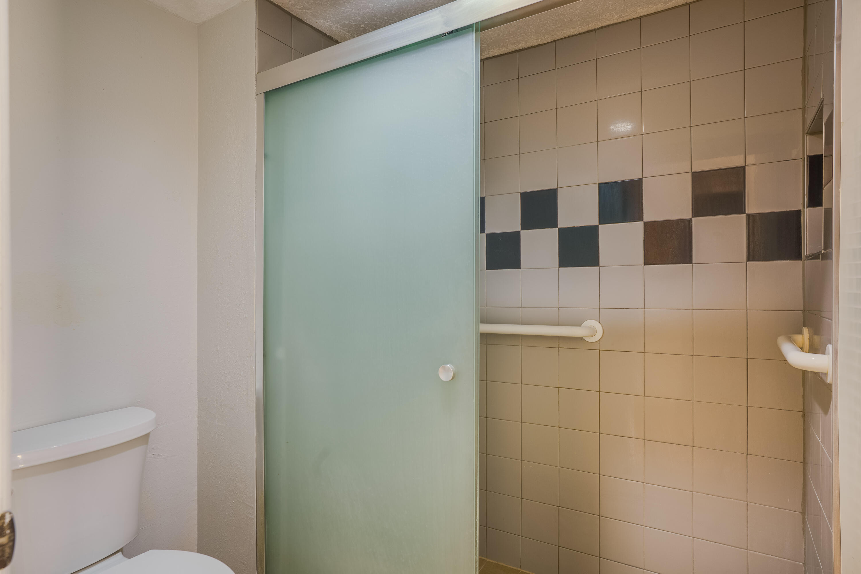 4725 SAN PEDRO Drive NE 28