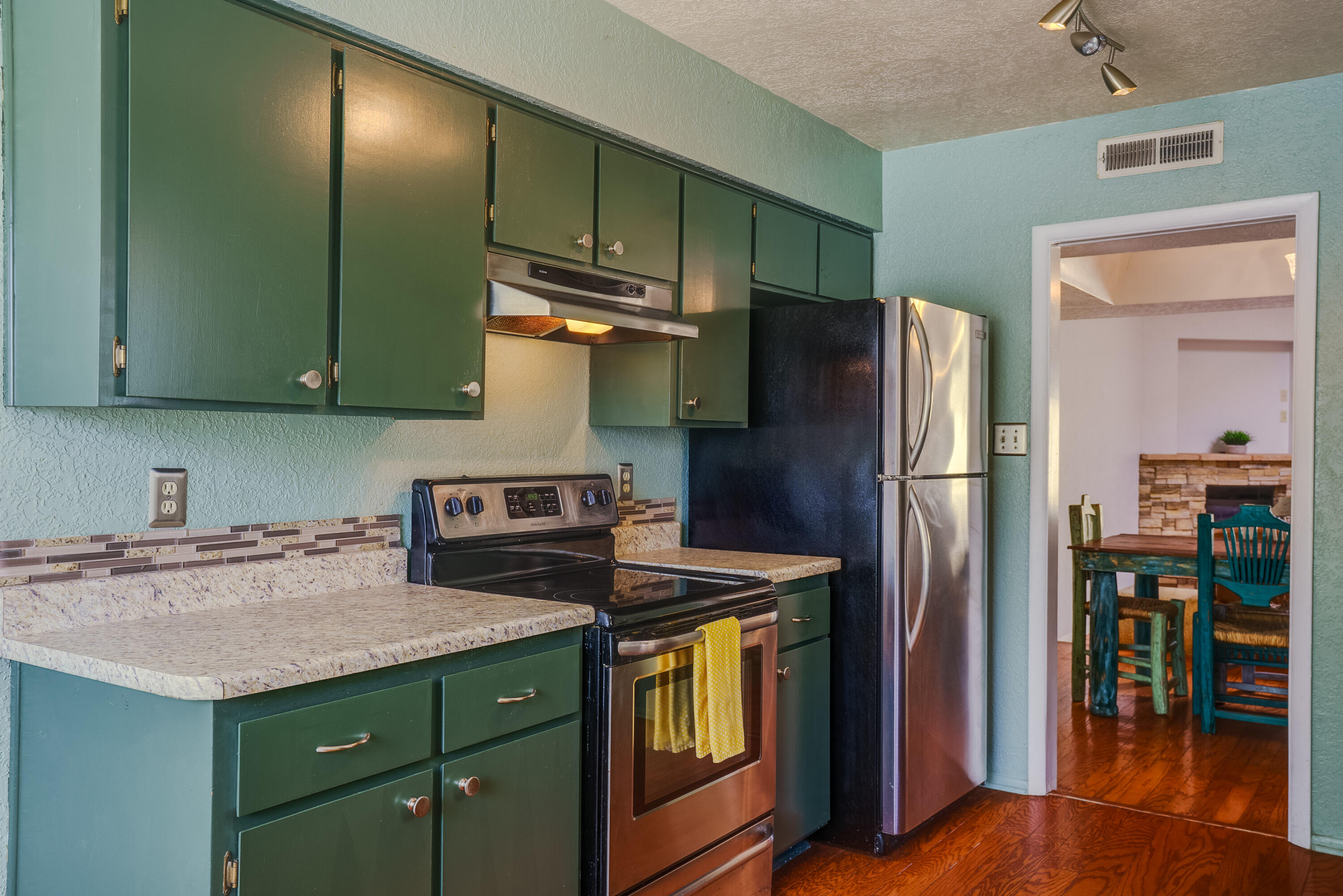 4725 SAN PEDRO Drive NE 28