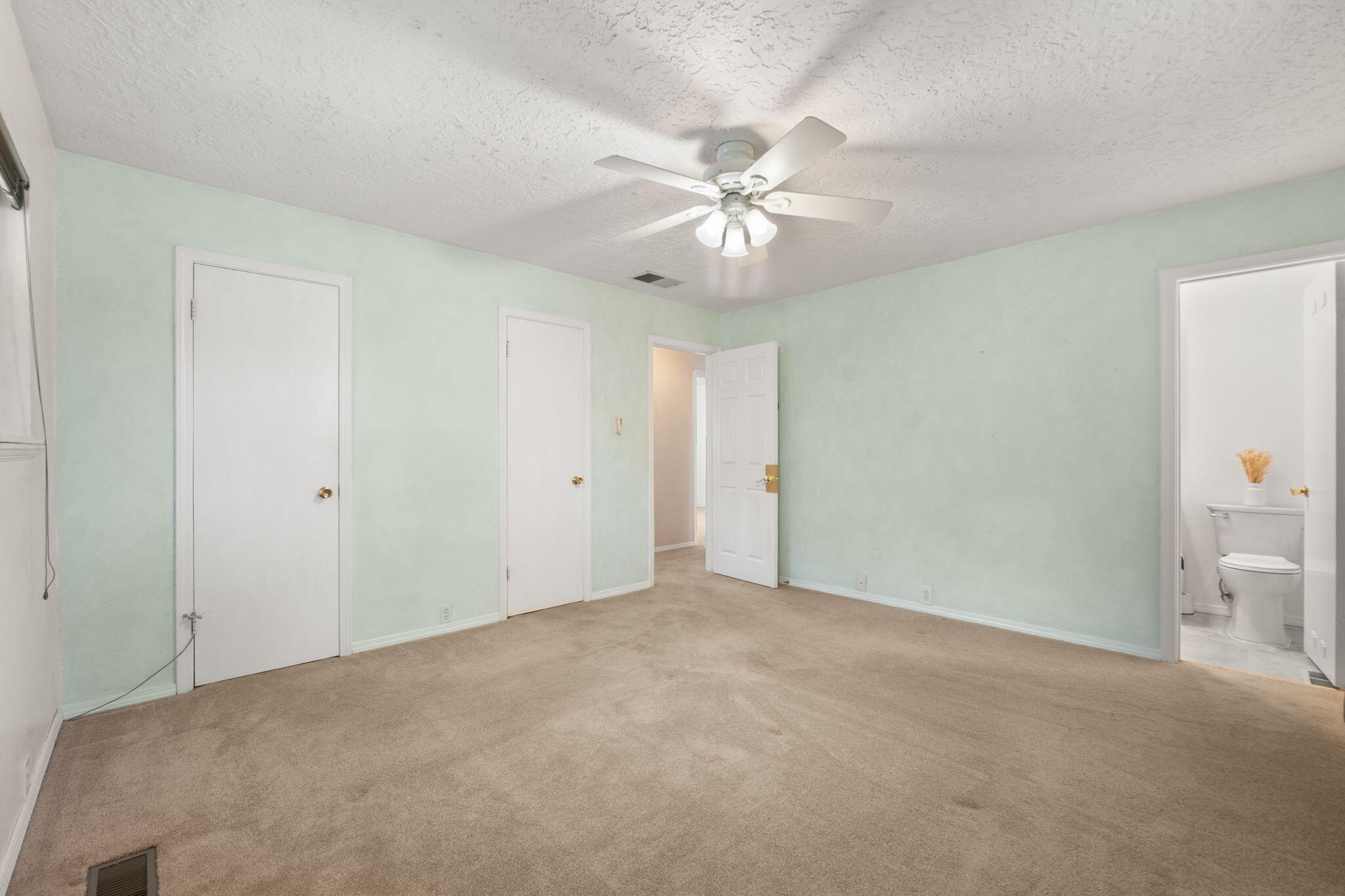 8910 PRINCESS JEANNE Avenue NE