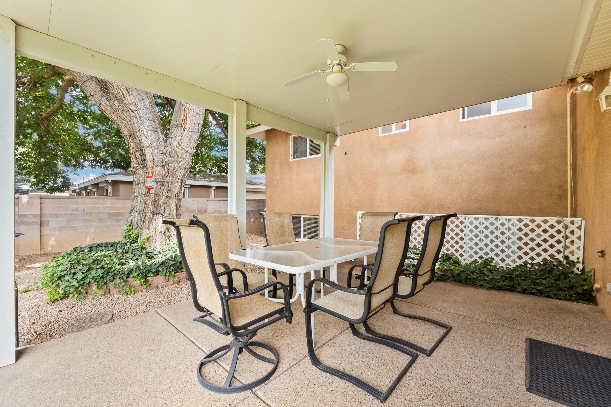 8910 PRINCESS JEANNE Avenue NE