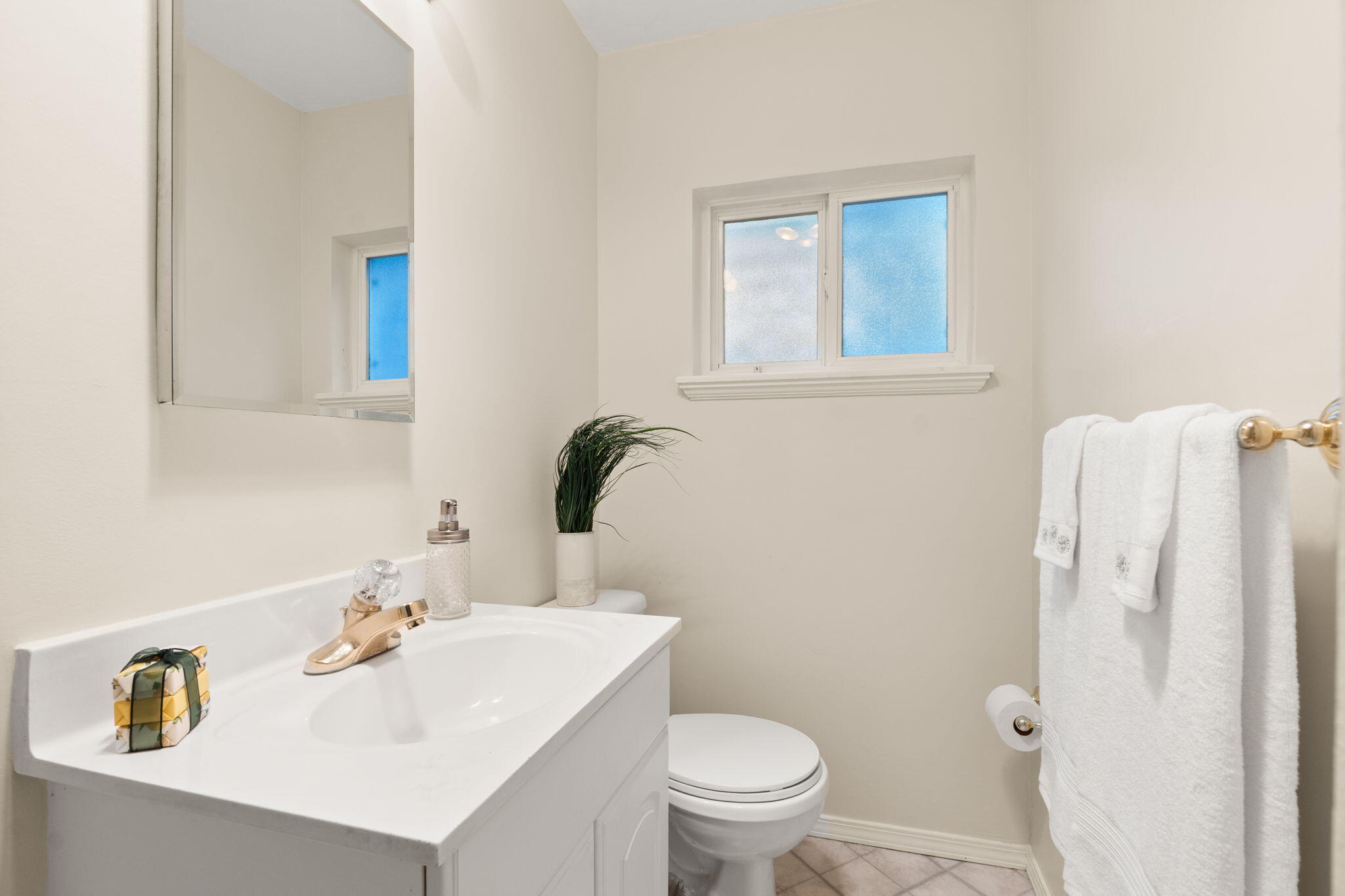 8910 PRINCESS JEANNE Avenue NE