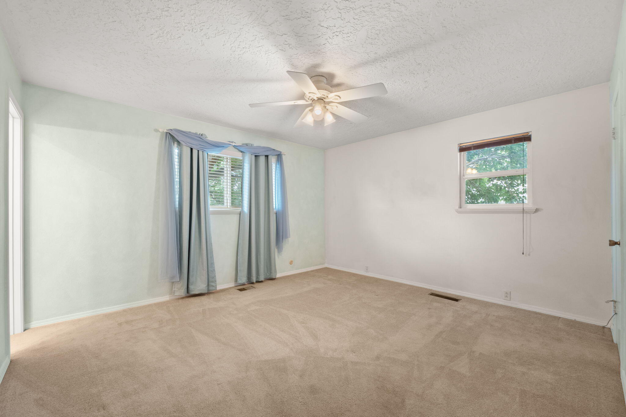 8910 PRINCESS JEANNE Avenue NE
