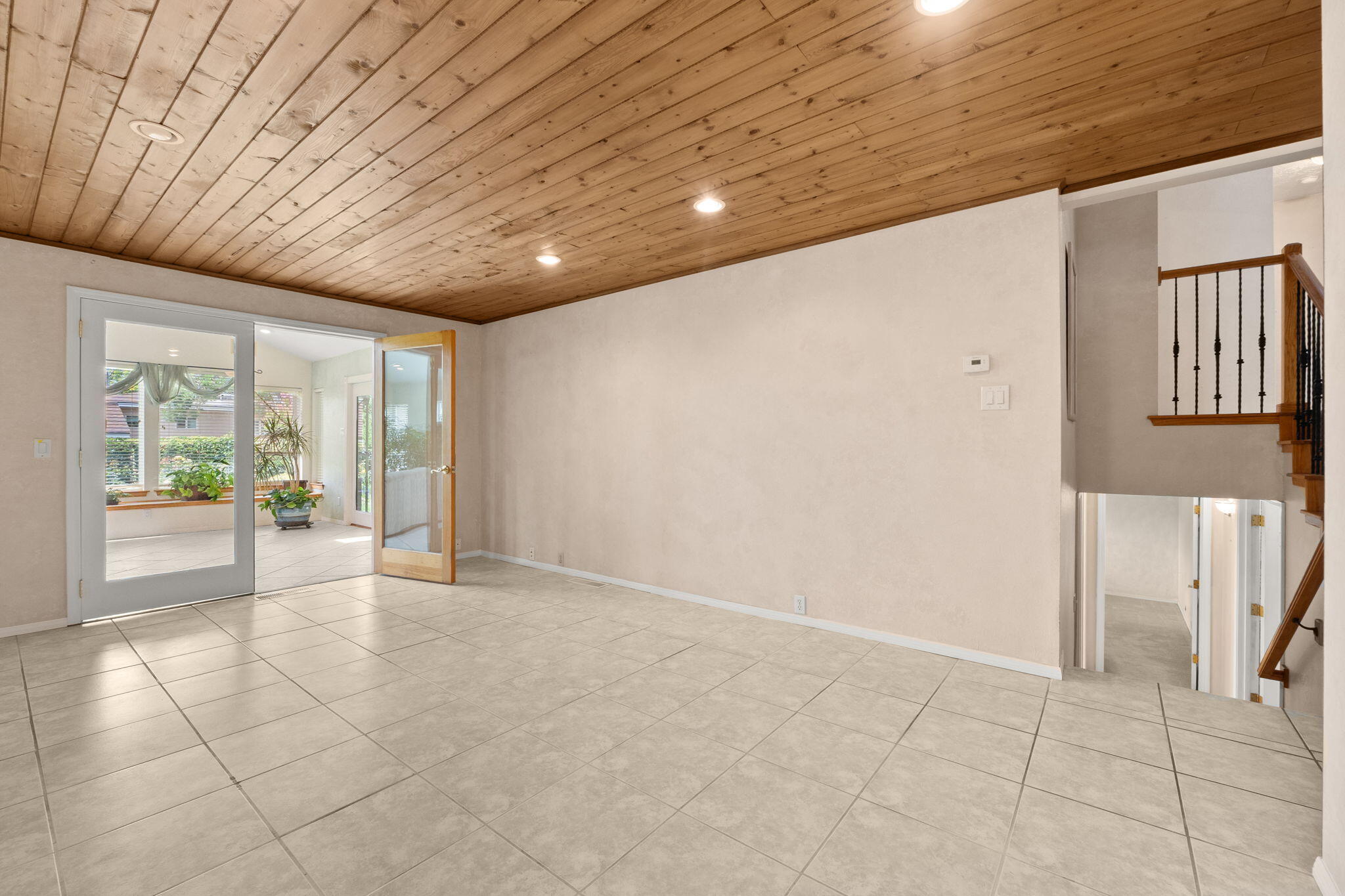 8910 PRINCESS JEANNE Avenue NE