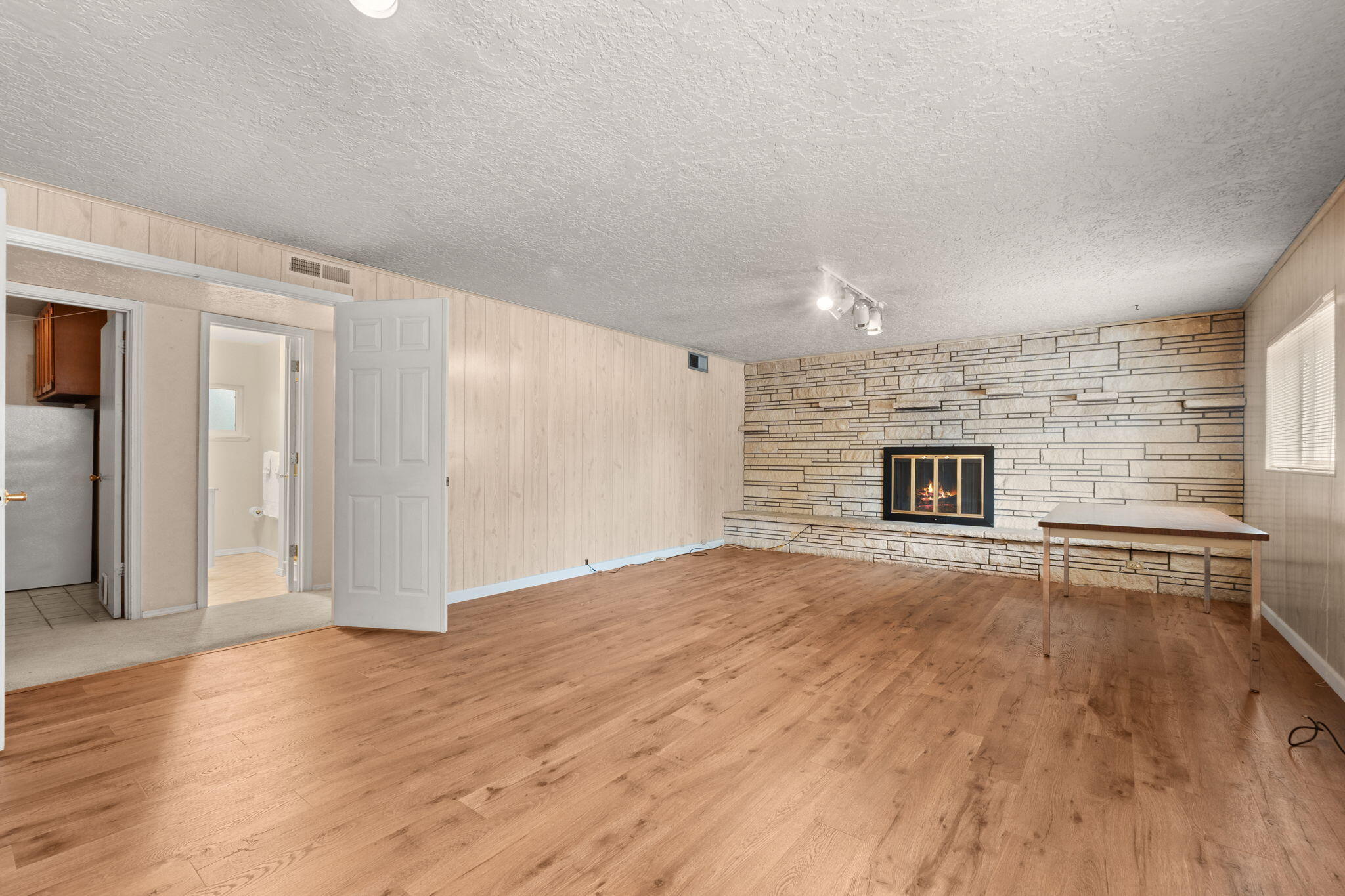 8910 PRINCESS JEANNE Avenue NE