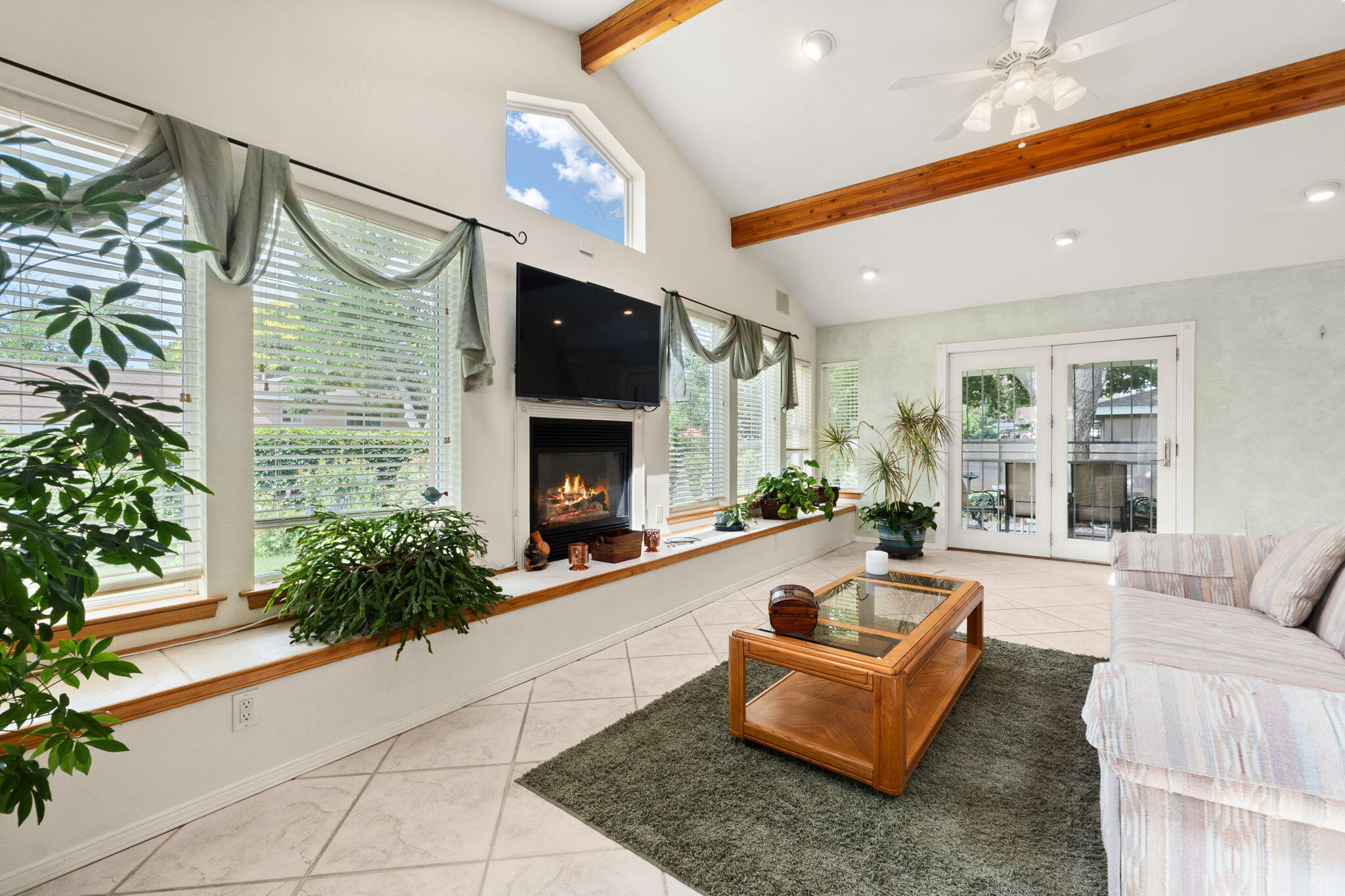 8910 PRINCESS JEANNE Avenue NE
