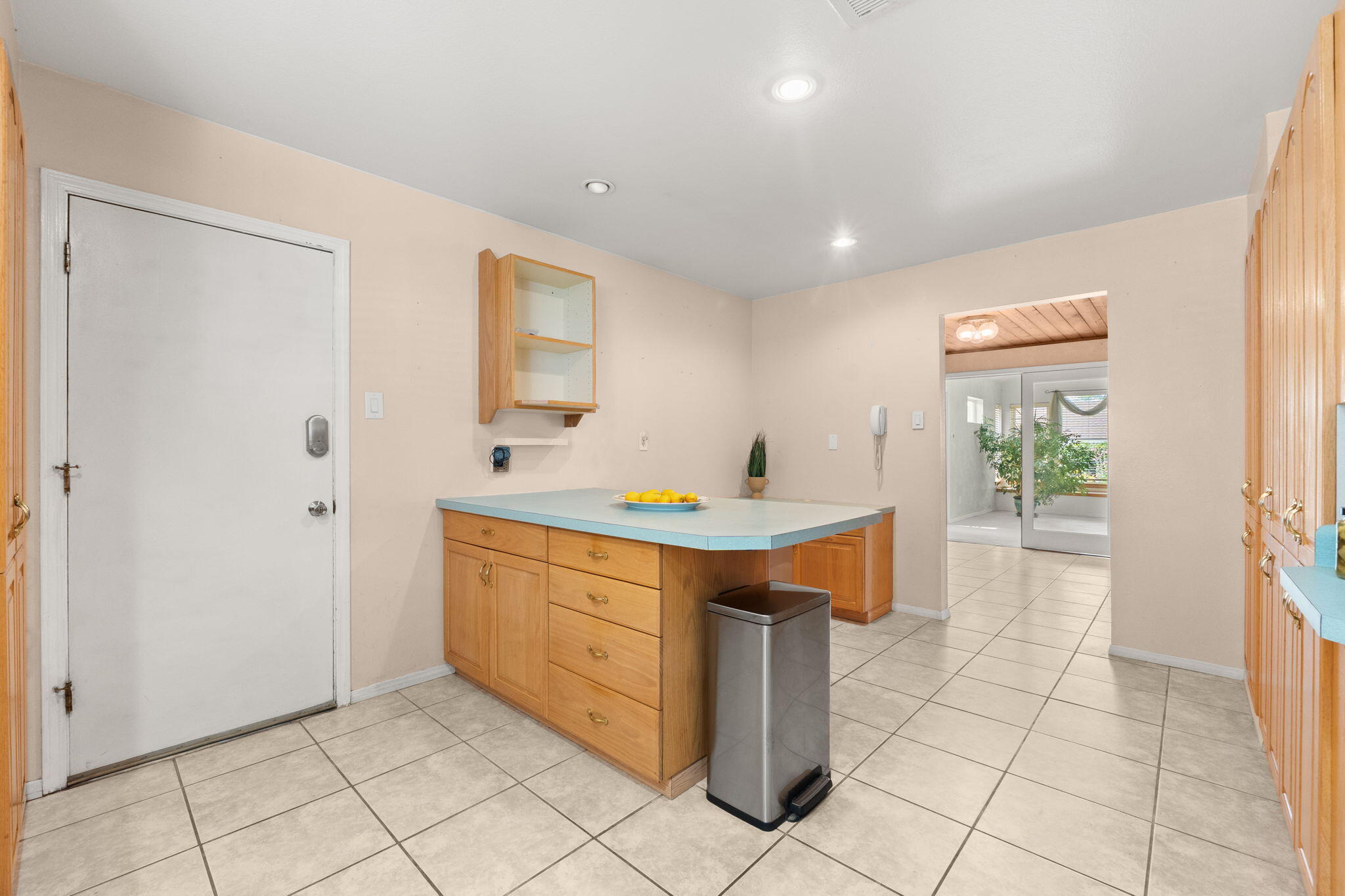 8910 PRINCESS JEANNE Avenue NE