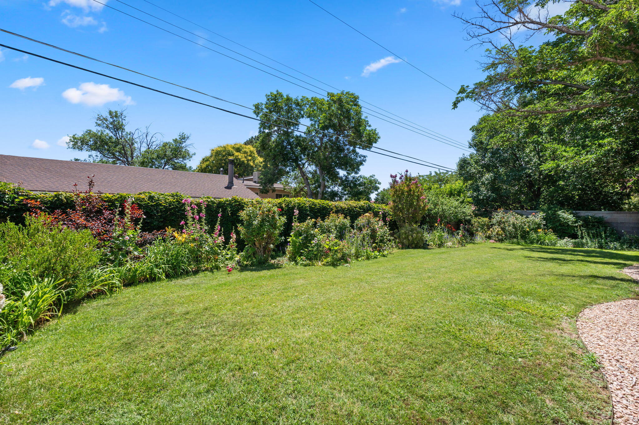 8910 PRINCESS JEANNE Avenue NE