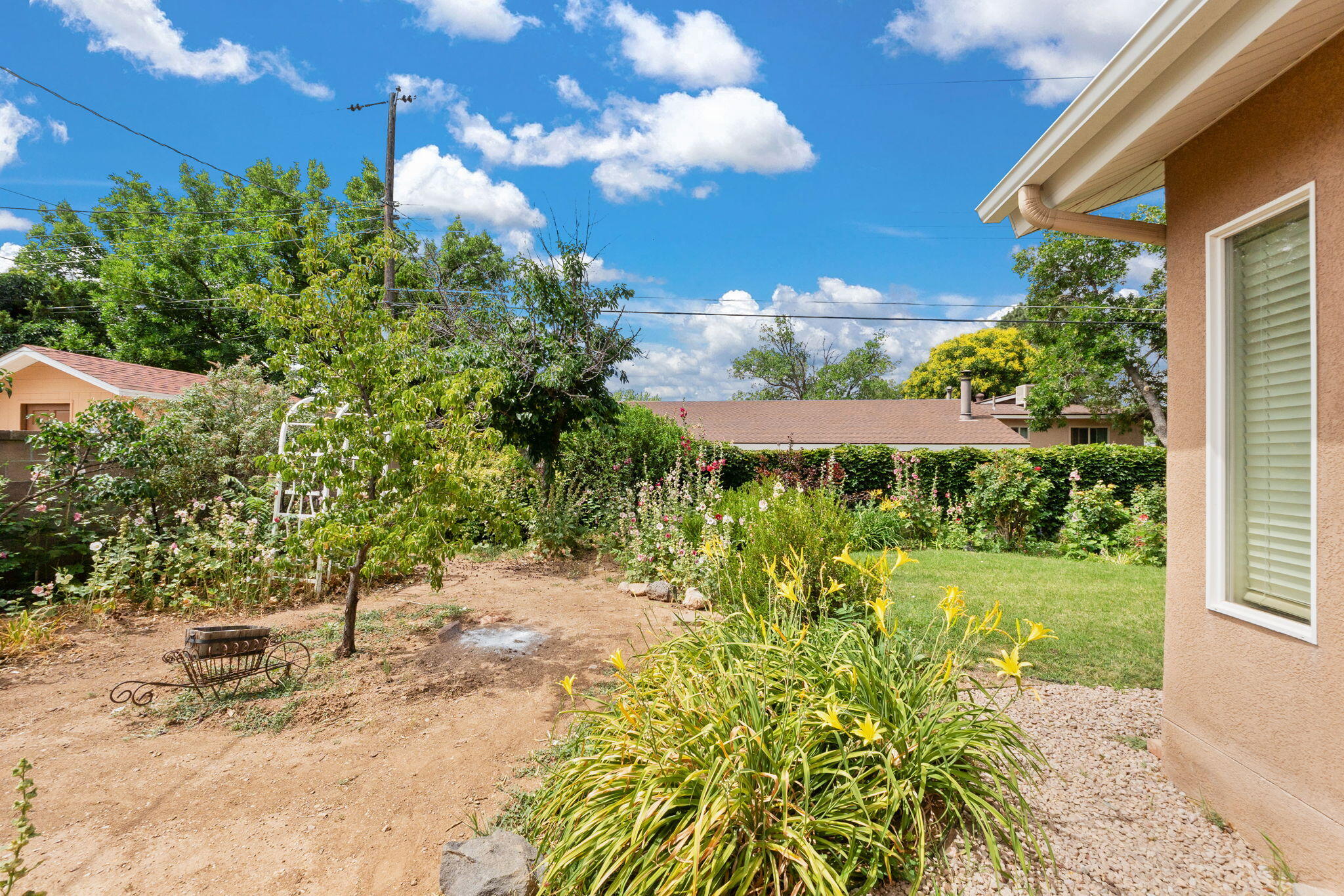 8910 PRINCESS JEANNE Avenue NE