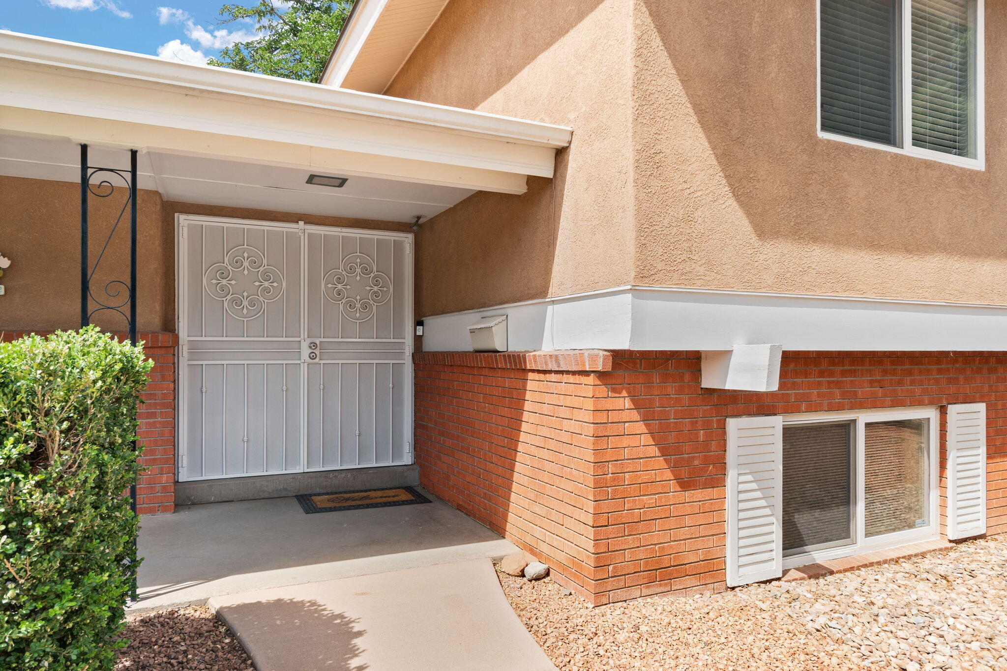 8910 PRINCESS JEANNE Avenue NE