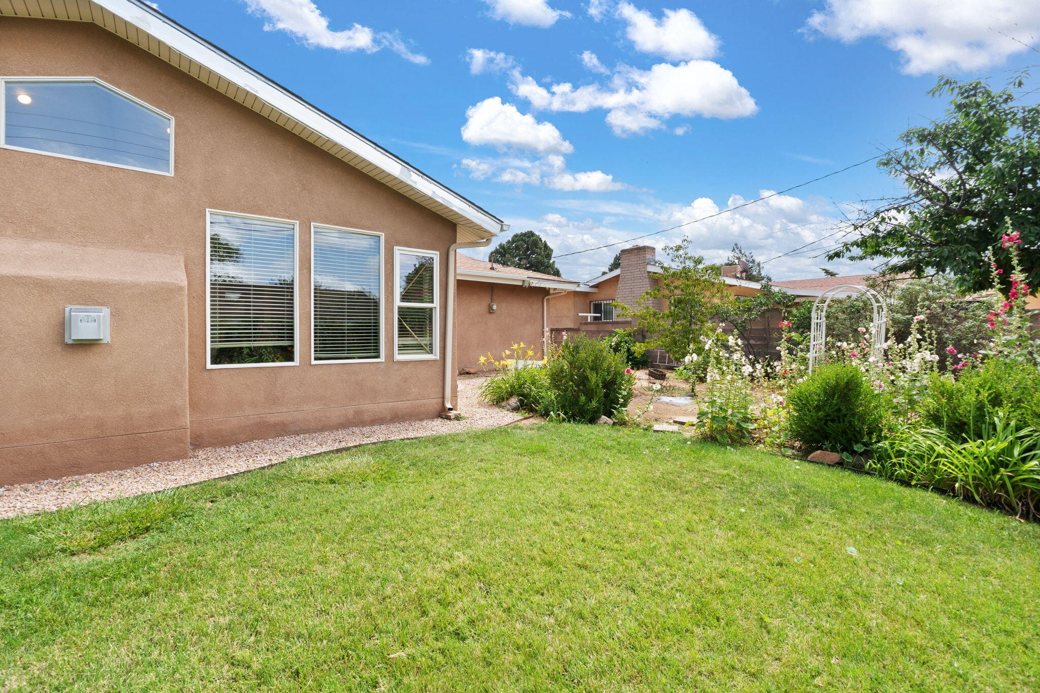 8910 PRINCESS JEANNE Avenue NE