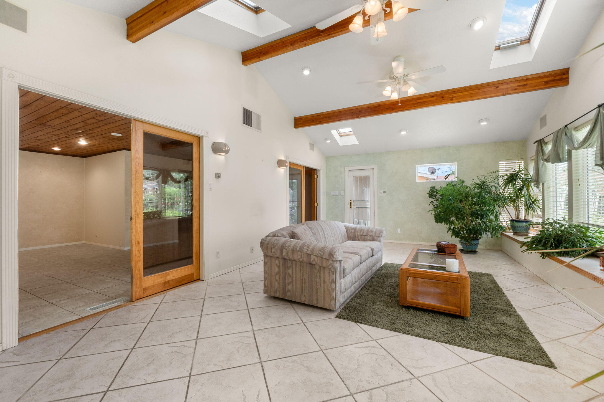 8910 PRINCESS JEANNE Avenue NE