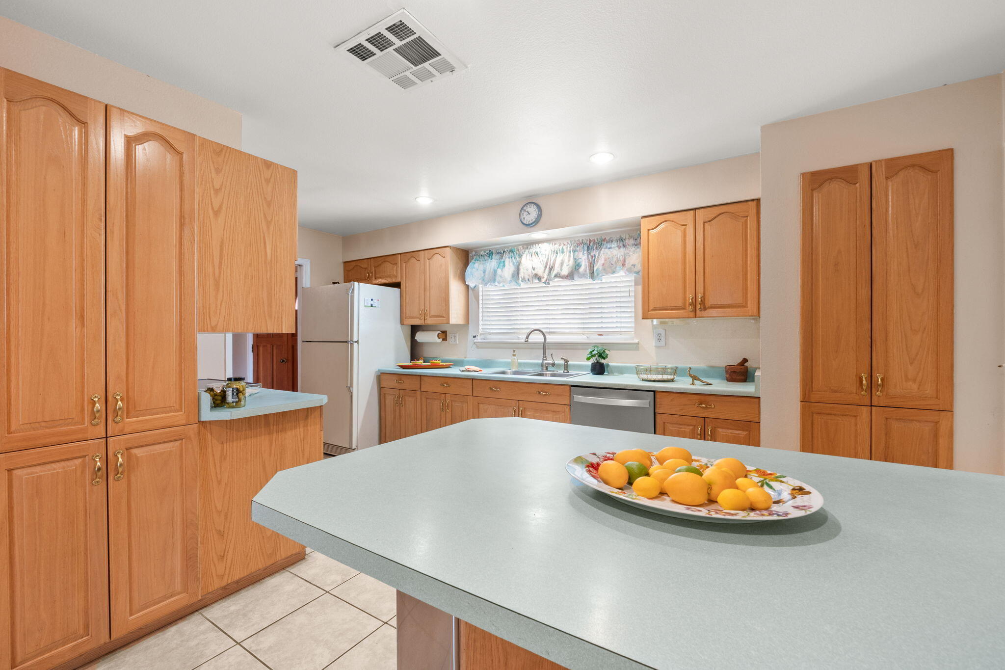 8910 PRINCESS JEANNE Avenue NE