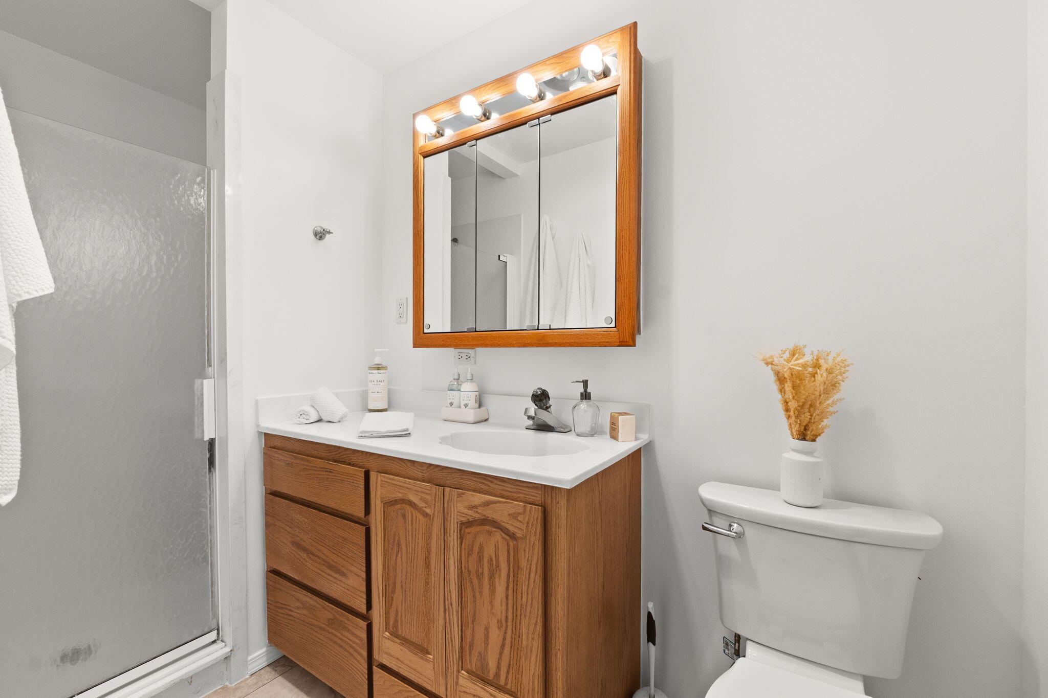 8910 PRINCESS JEANNE Avenue NE
