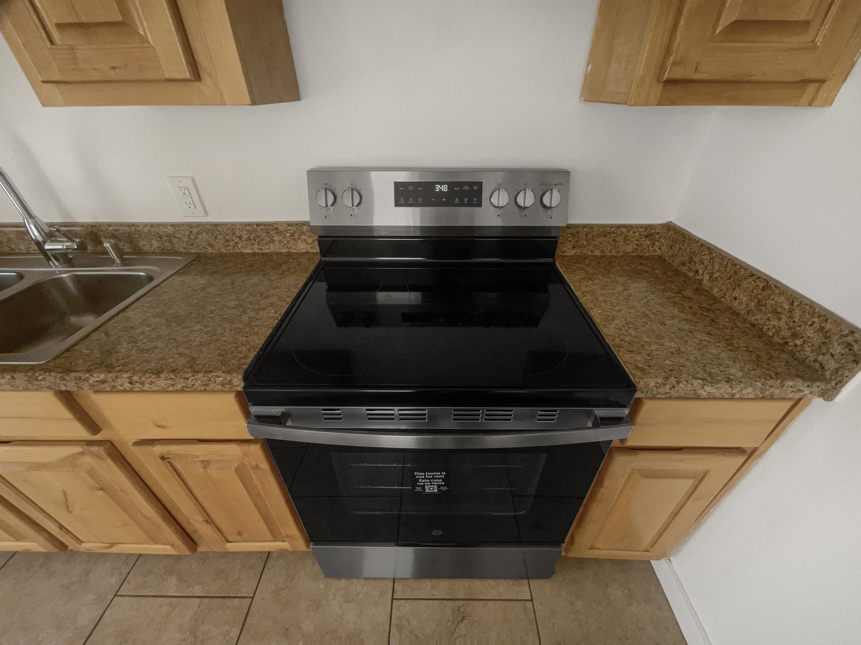 930 MADEIRA Drive SE