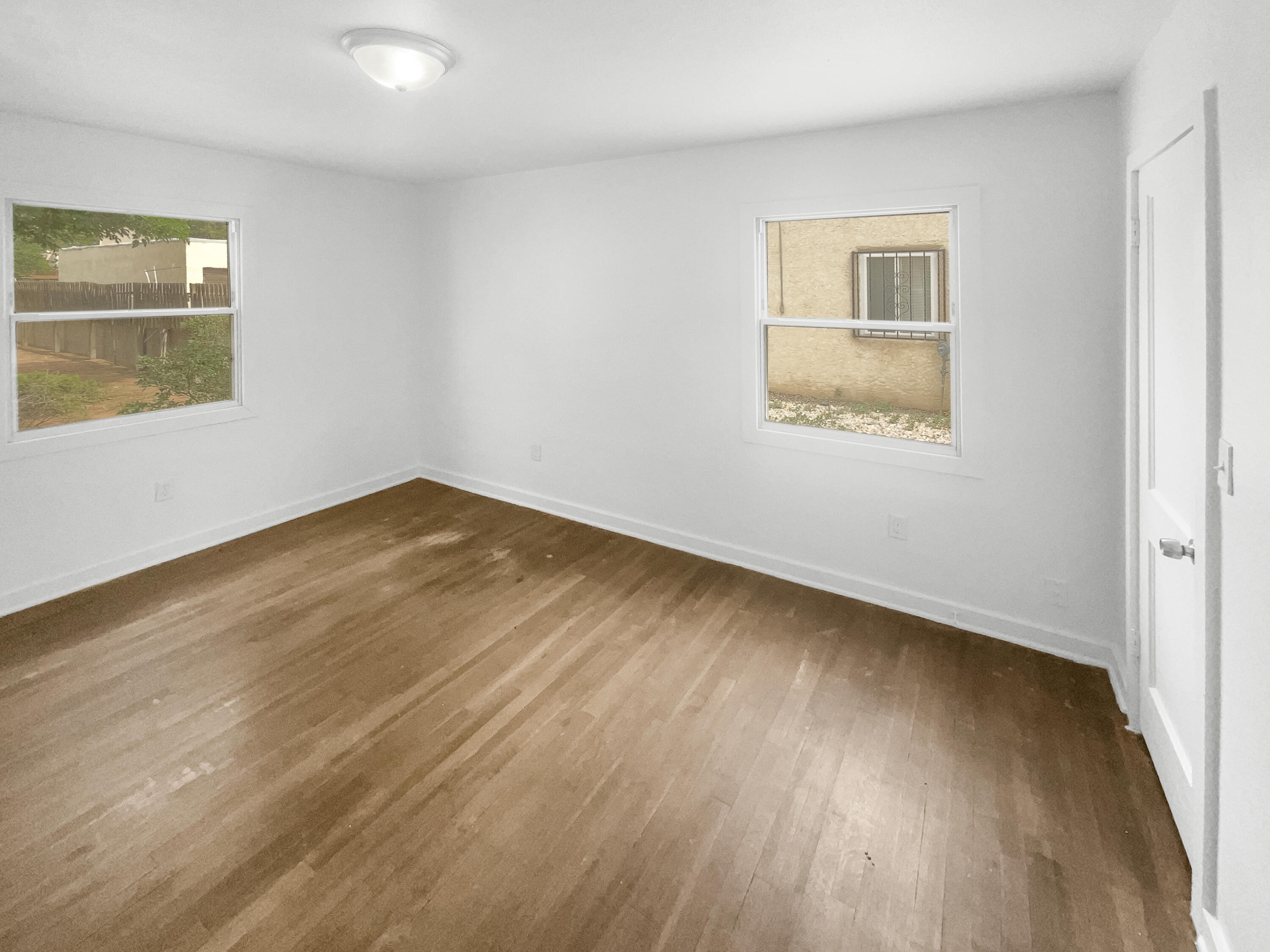 930 MADEIRA Drive SE