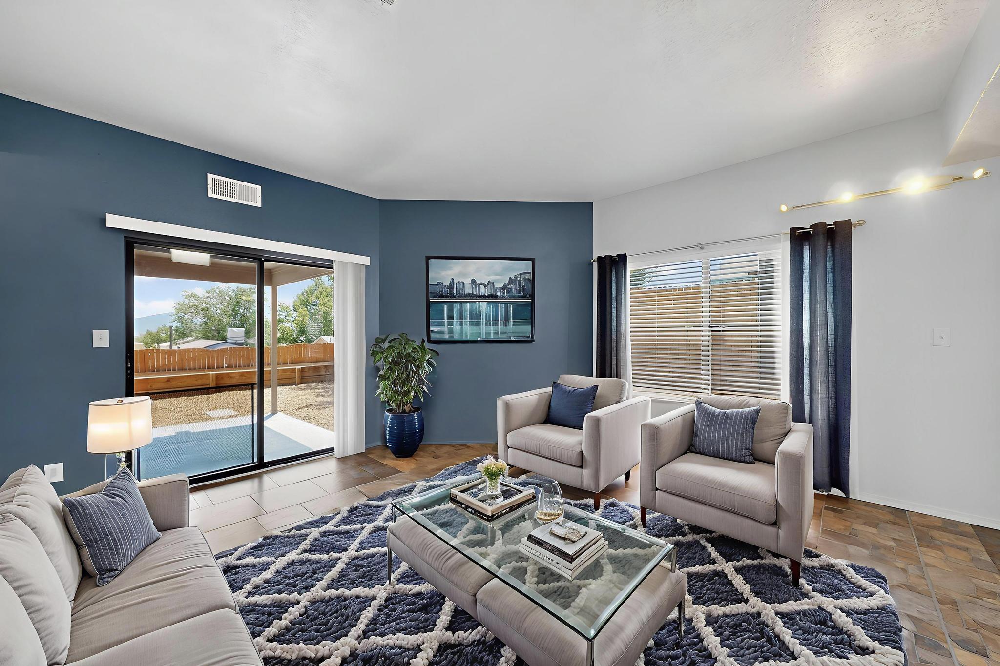 913 CHARLES Drive NE