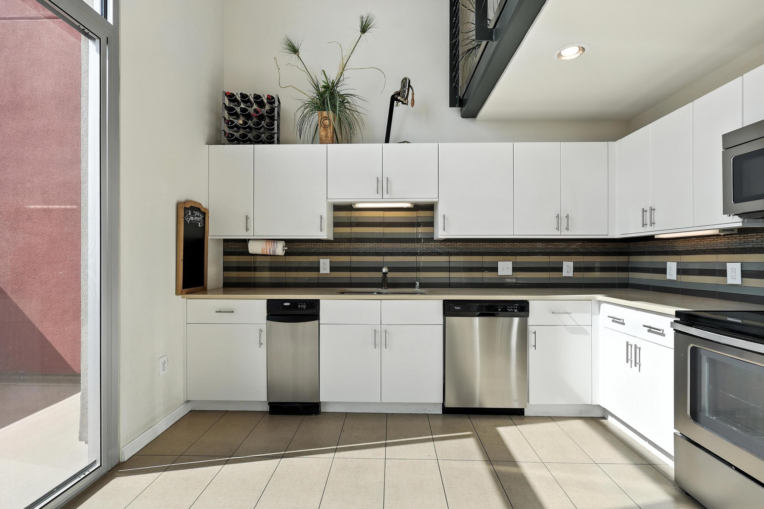 524 CENTRAL Avenue SW #803