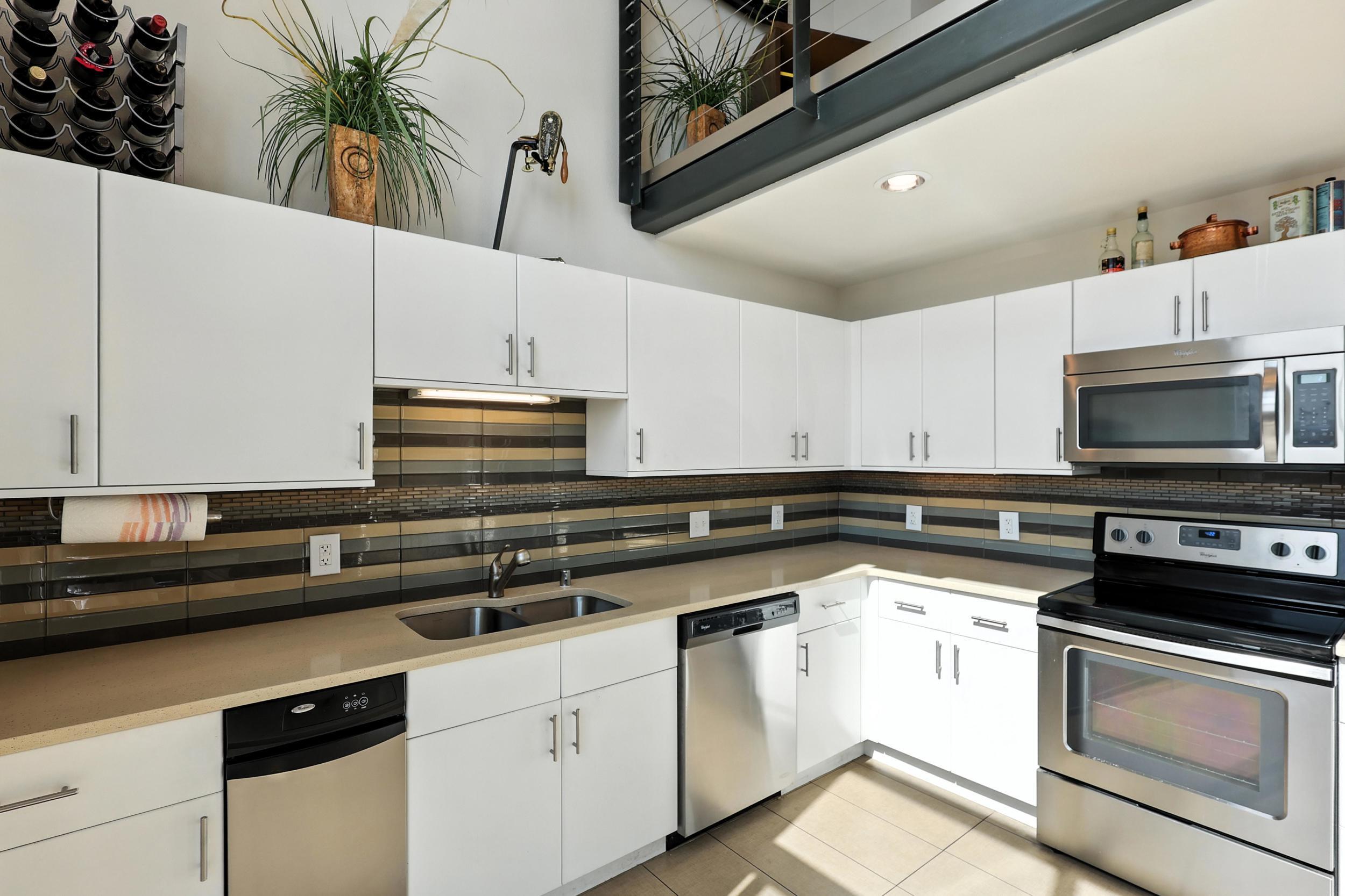 524 CENTRAL Avenue SW #803