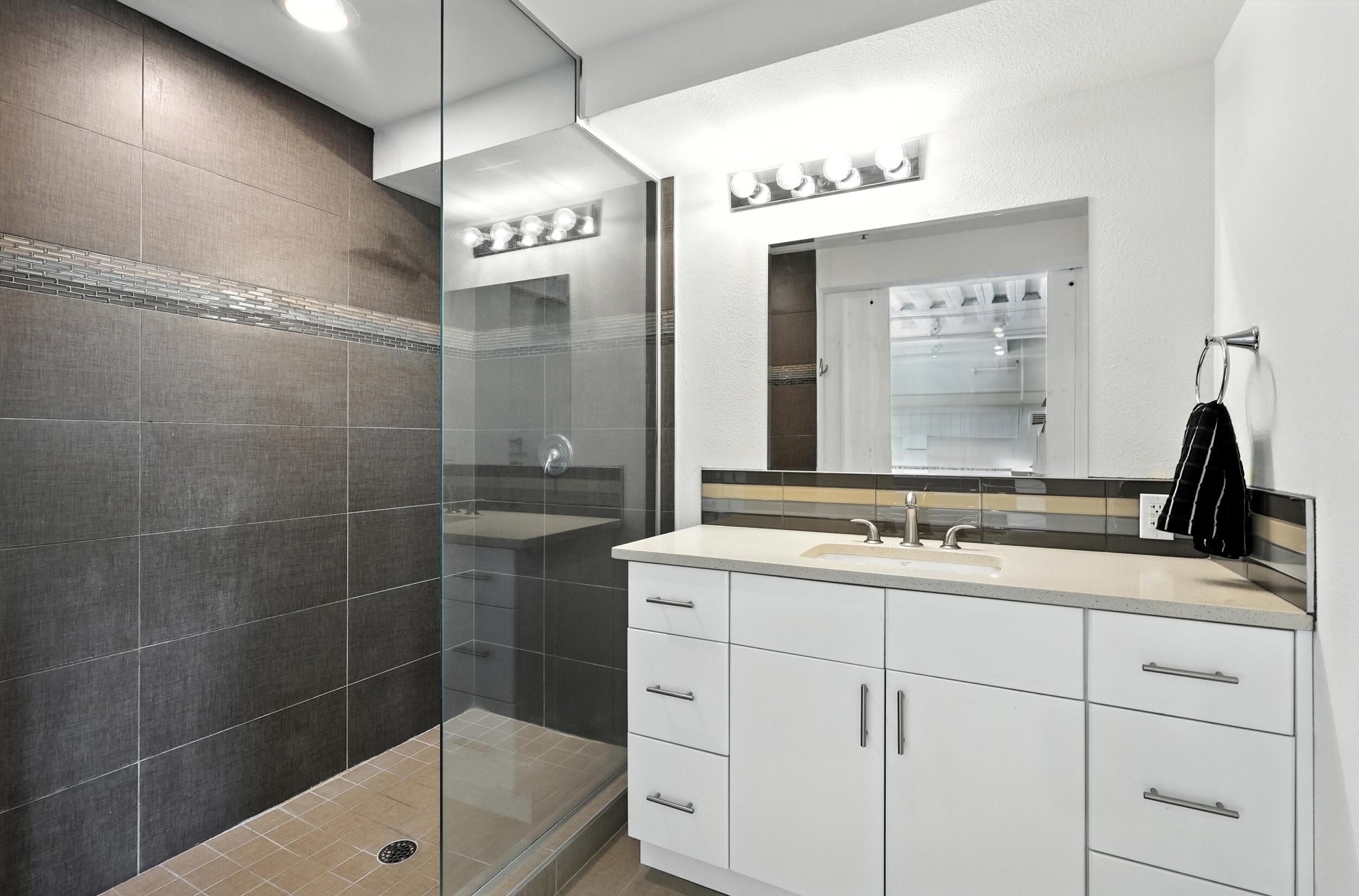 524 CENTRAL Avenue SW #803