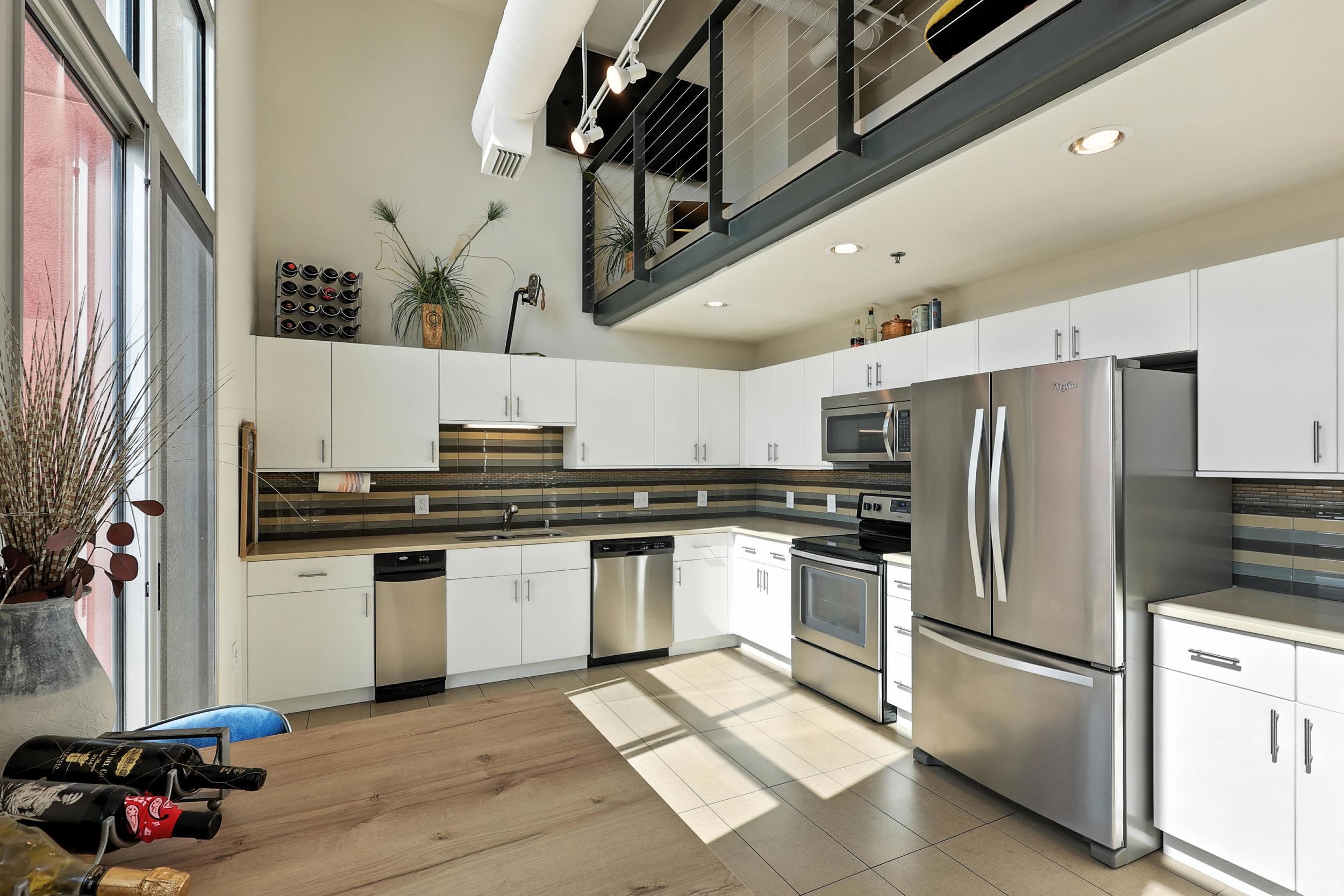 524 CENTRAL Avenue SW #803