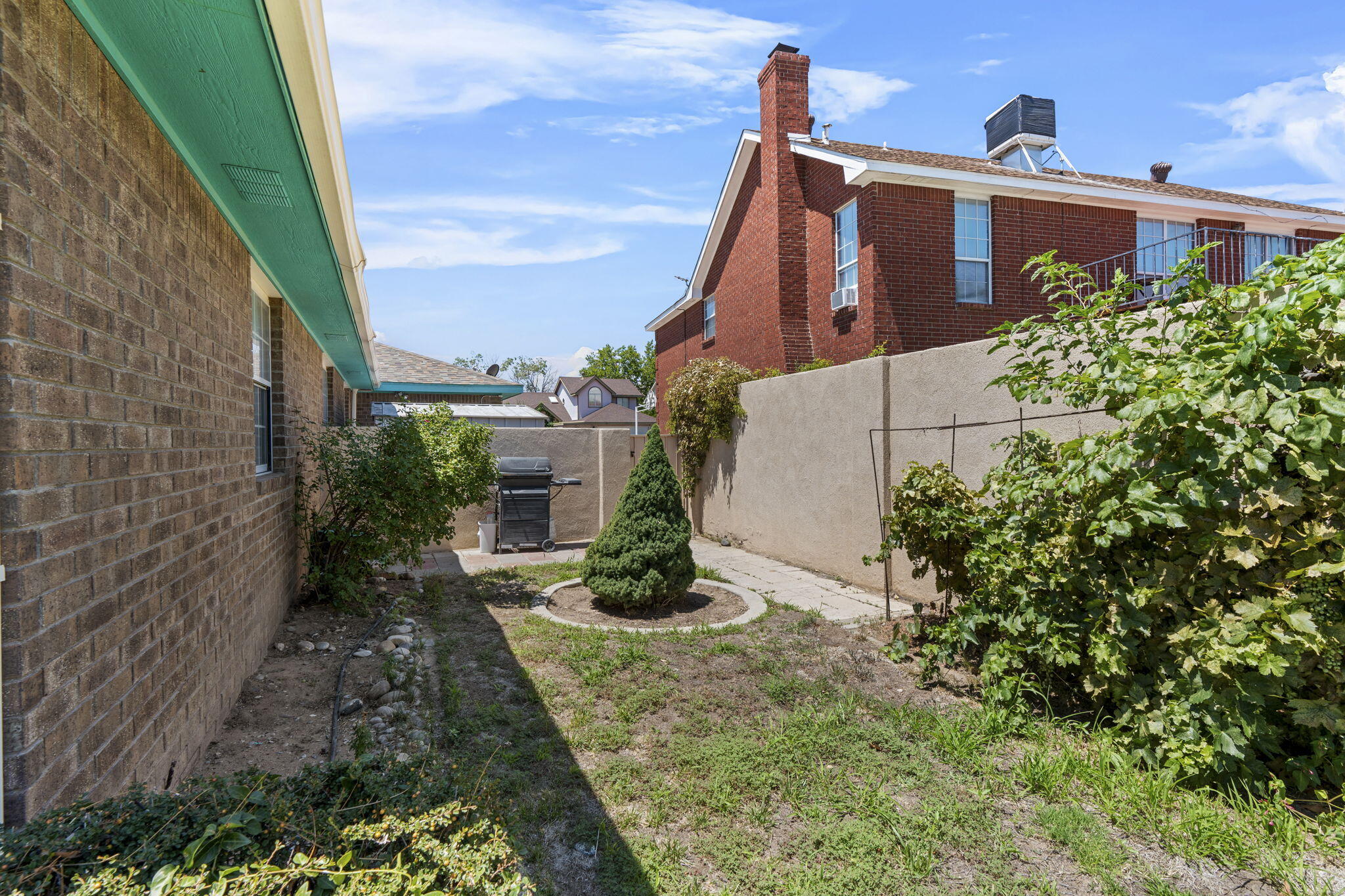 5016 SUMMERSVILLE Drive NW