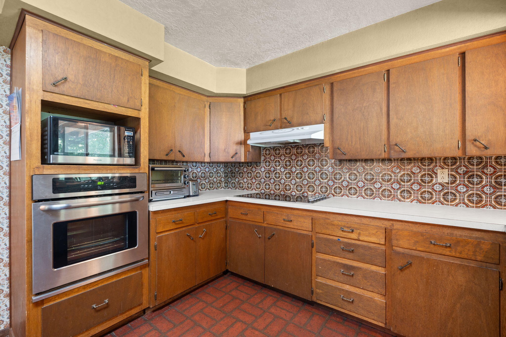 631 CAMINO DEL BOSQUE NW