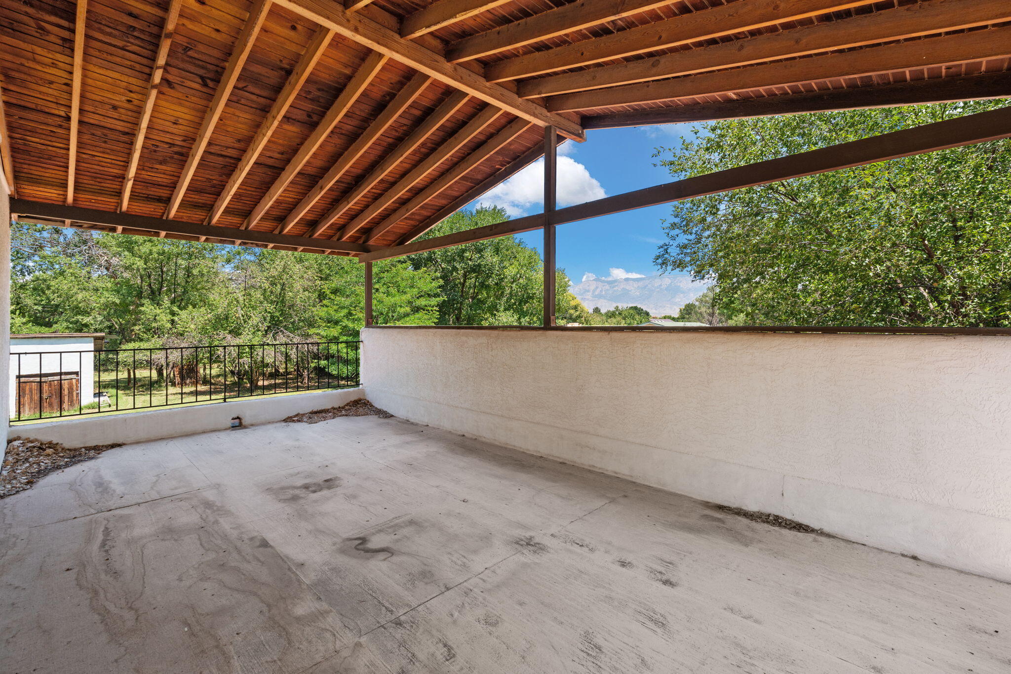 631 CAMINO DEL BOSQUE NW