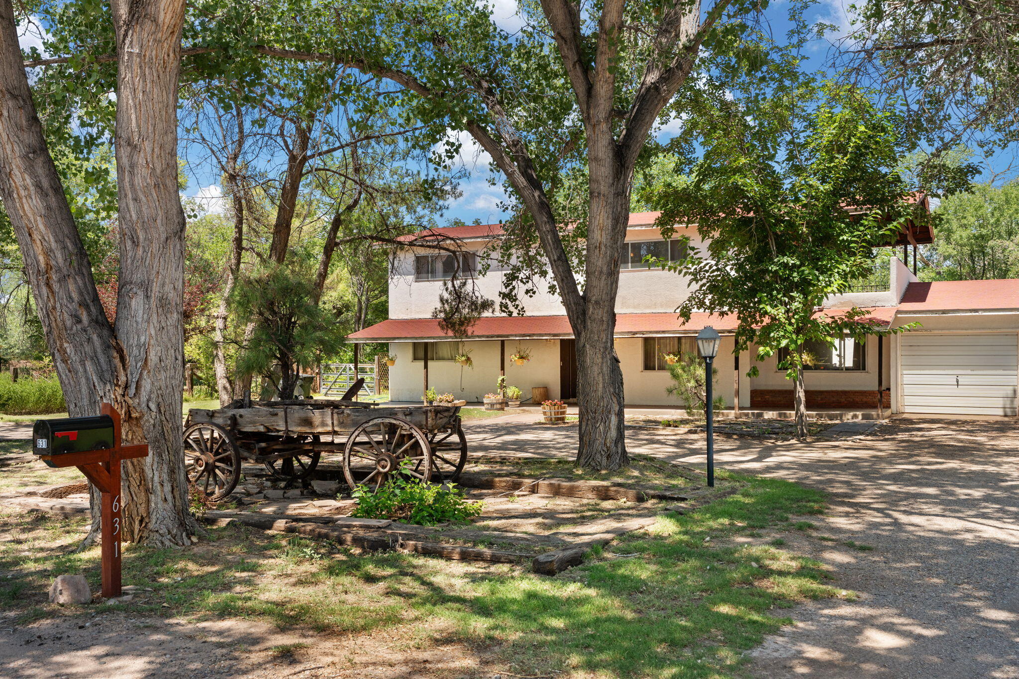 631 CAMINO DEL BOSQUE NW