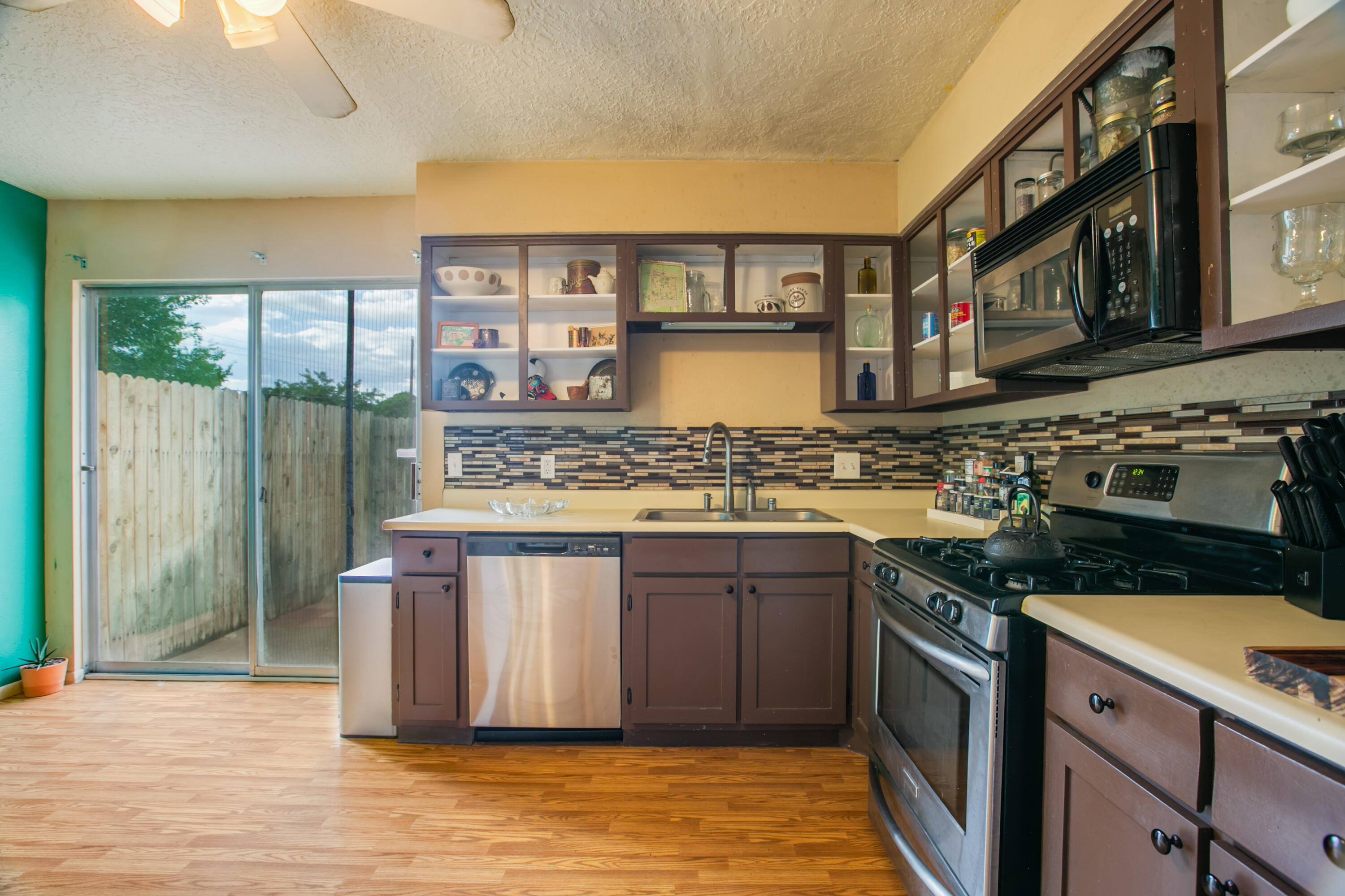 1121 CHELWOOD PARK Boulevard NE