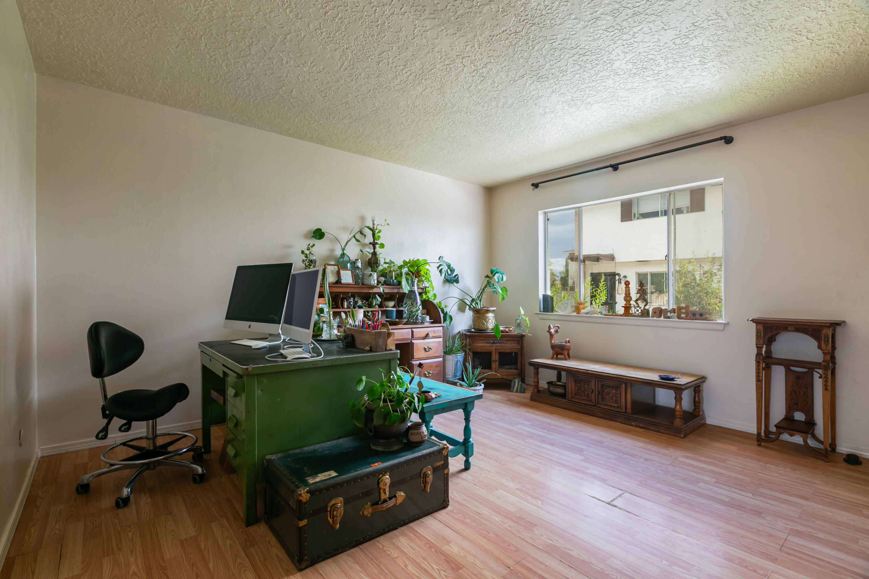 1121 CHELWOOD PARK Boulevard NE